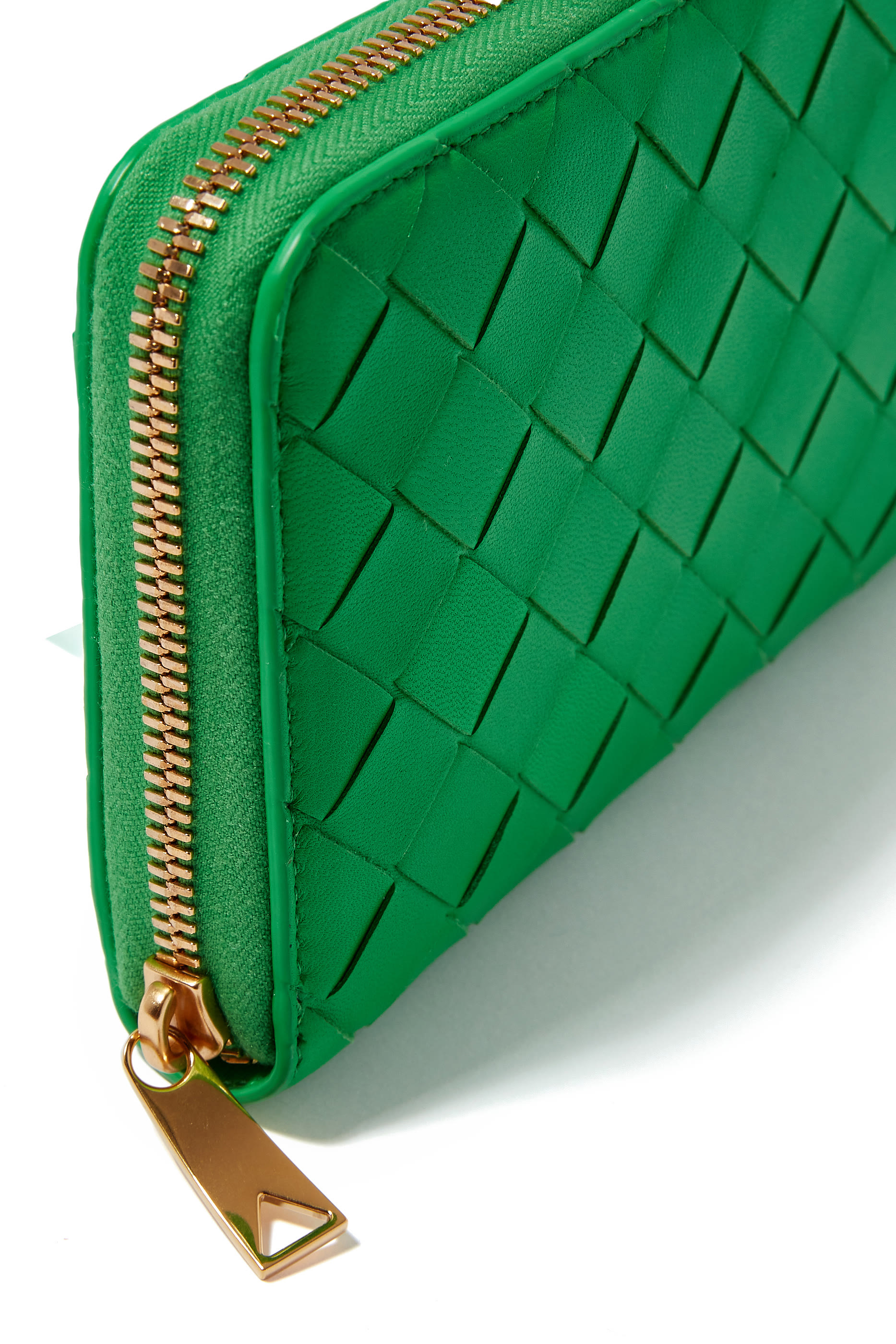 محفظة بسحاب دائري