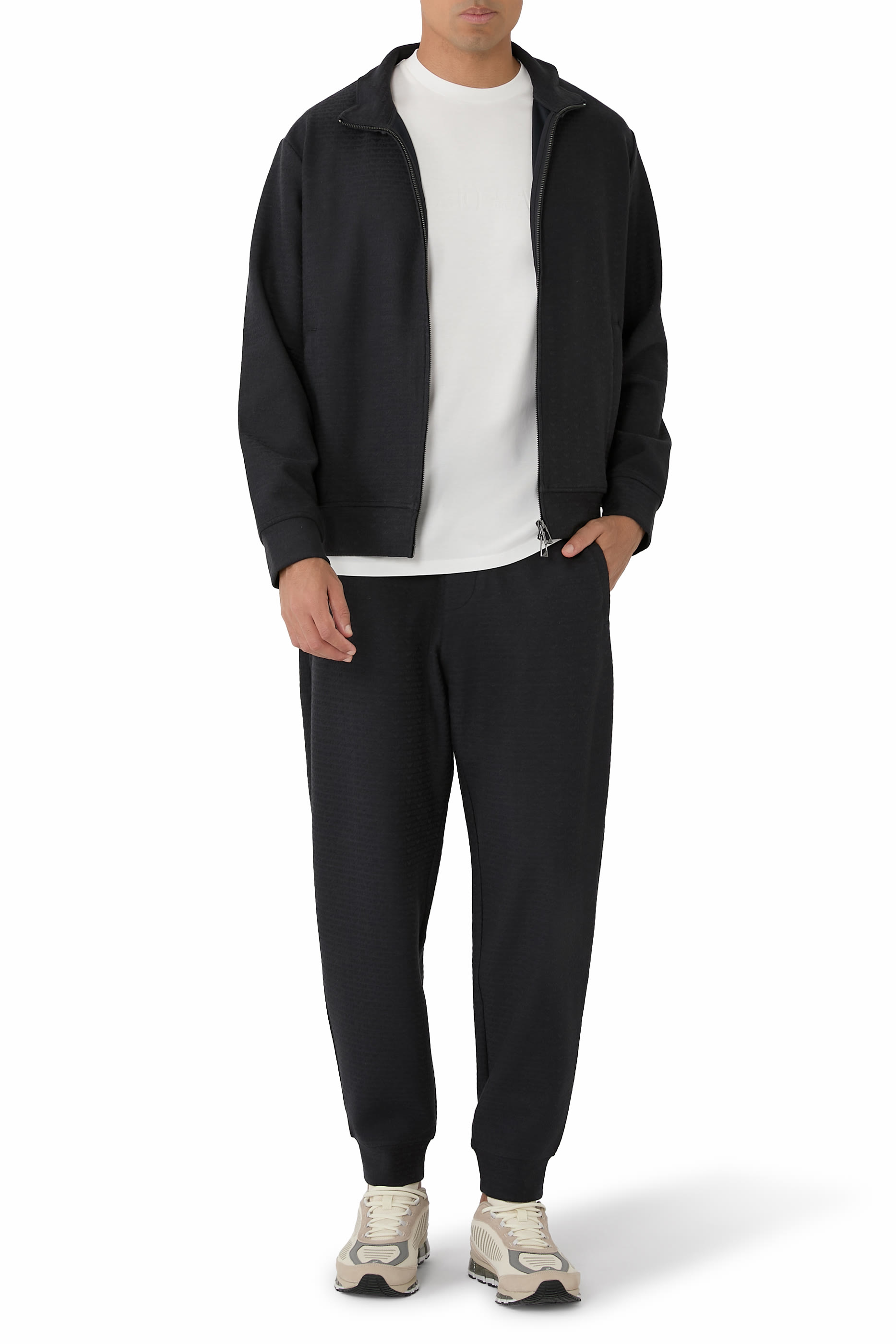 بنطال رياضي بشعار الماركة