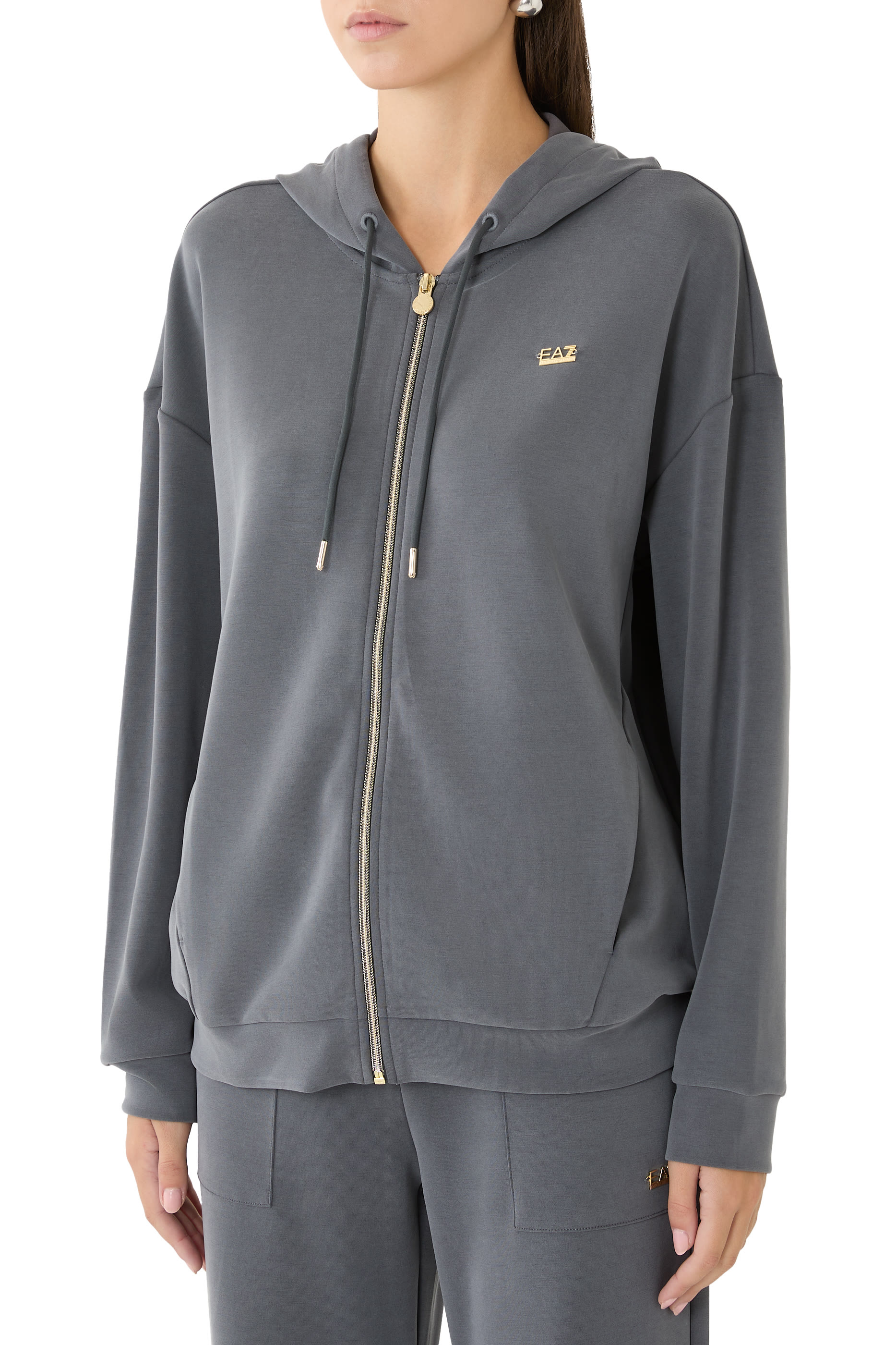 سويت شيرت بشعار الماركة