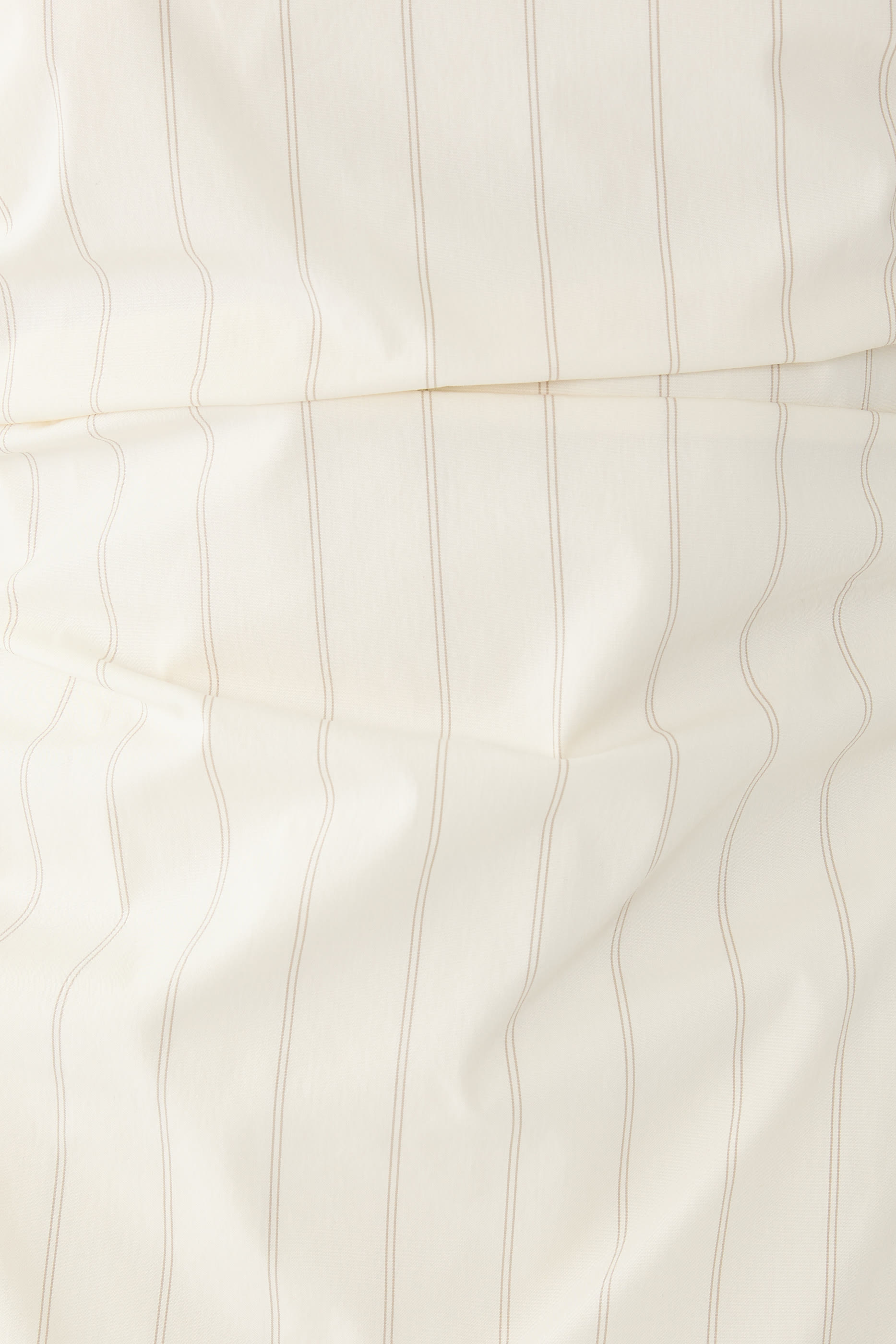 بلوزة بلا حمالات بربط في الخلف