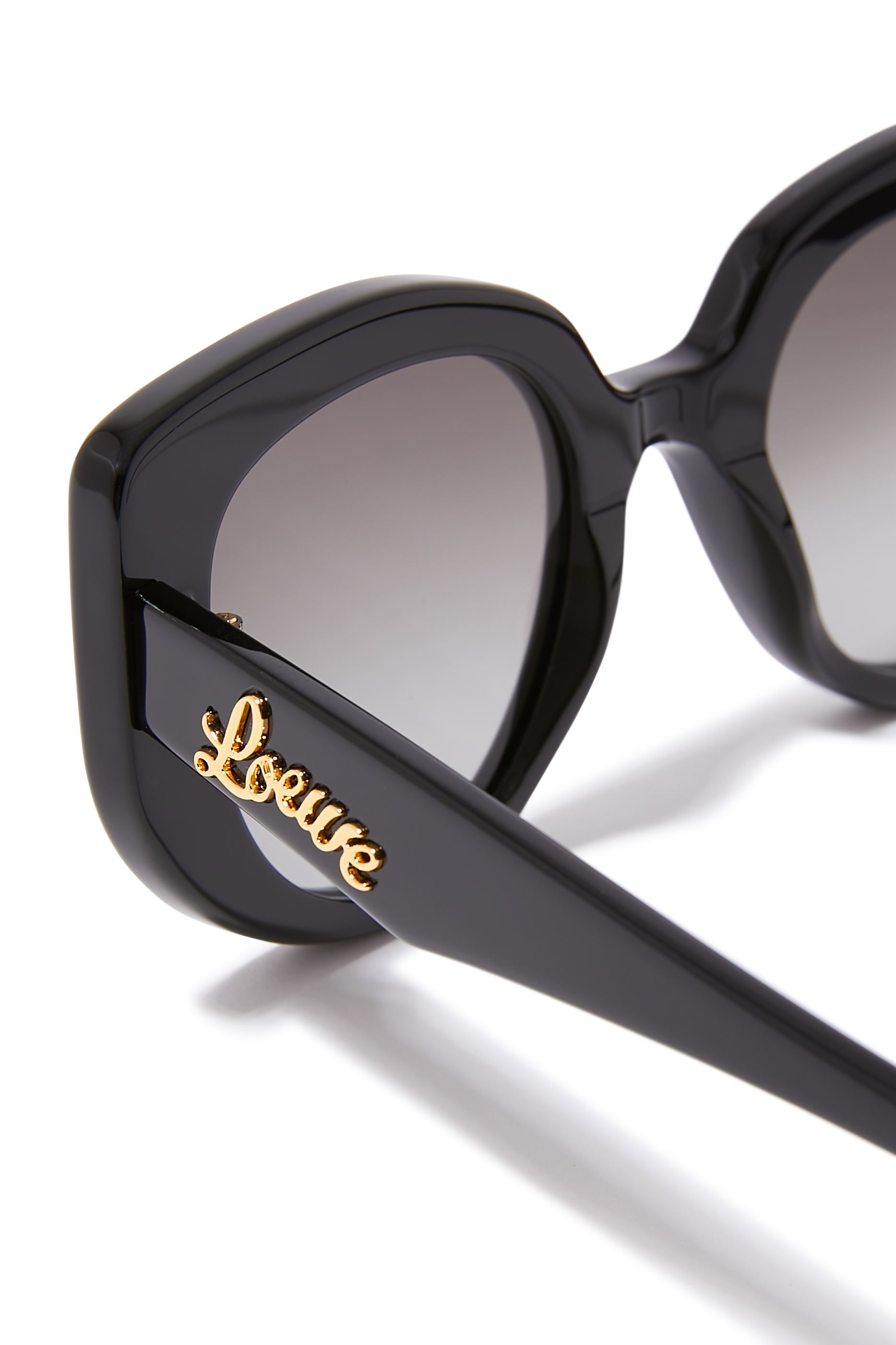 نظارة شمسية بإطار مقوس