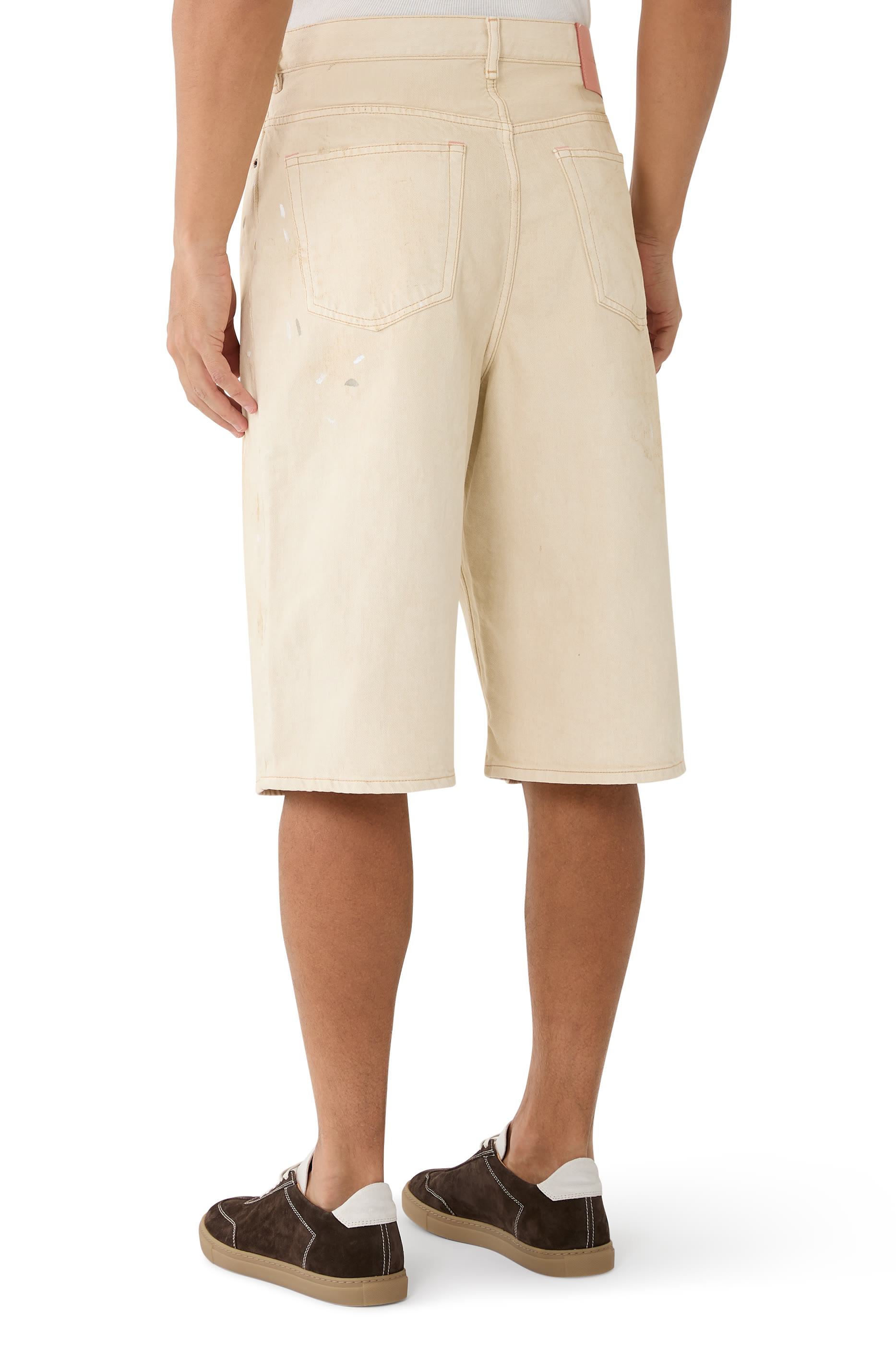 شورت دنيم بتفاصيل ممزقة