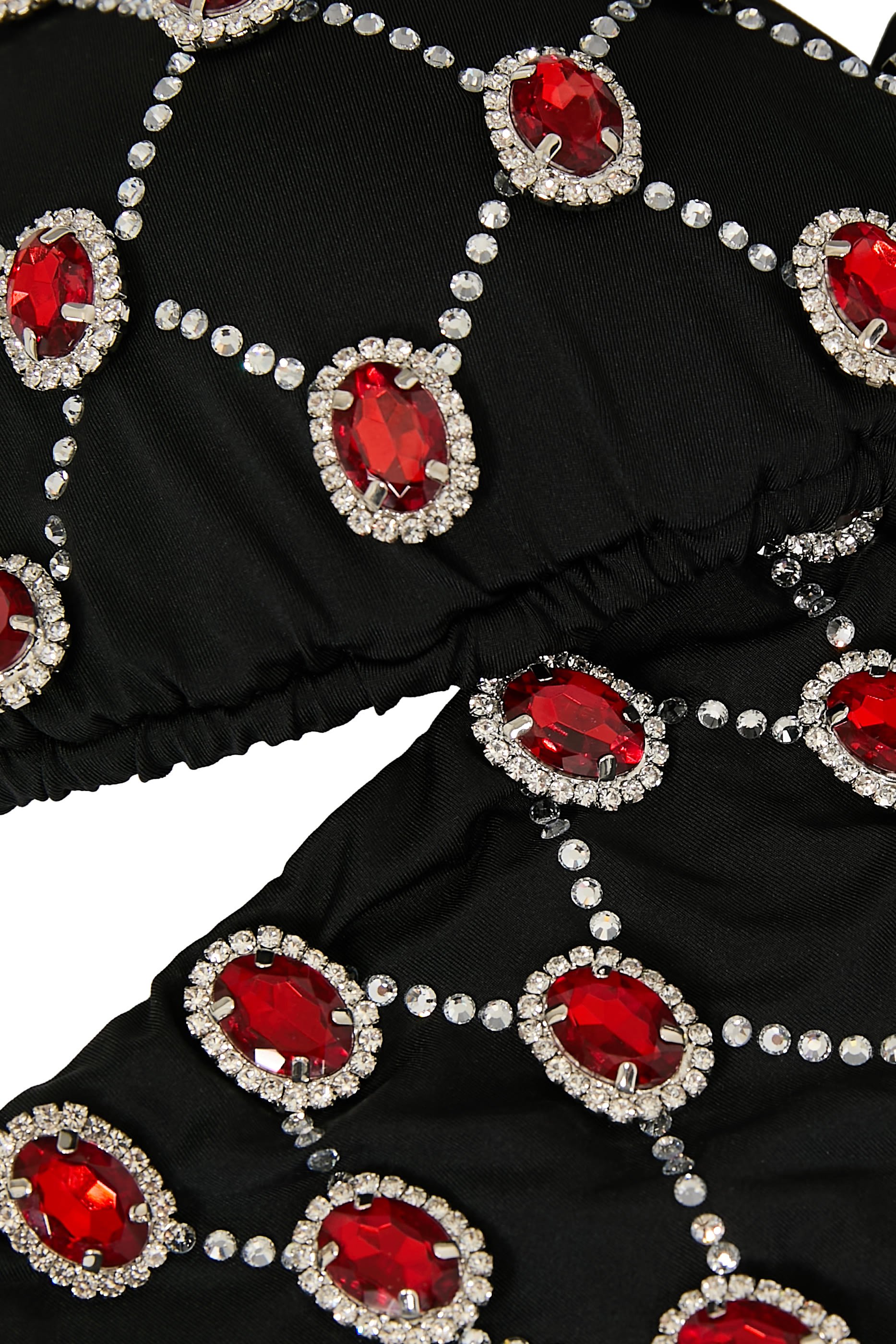 طقم بيكيني مزين بأحجار