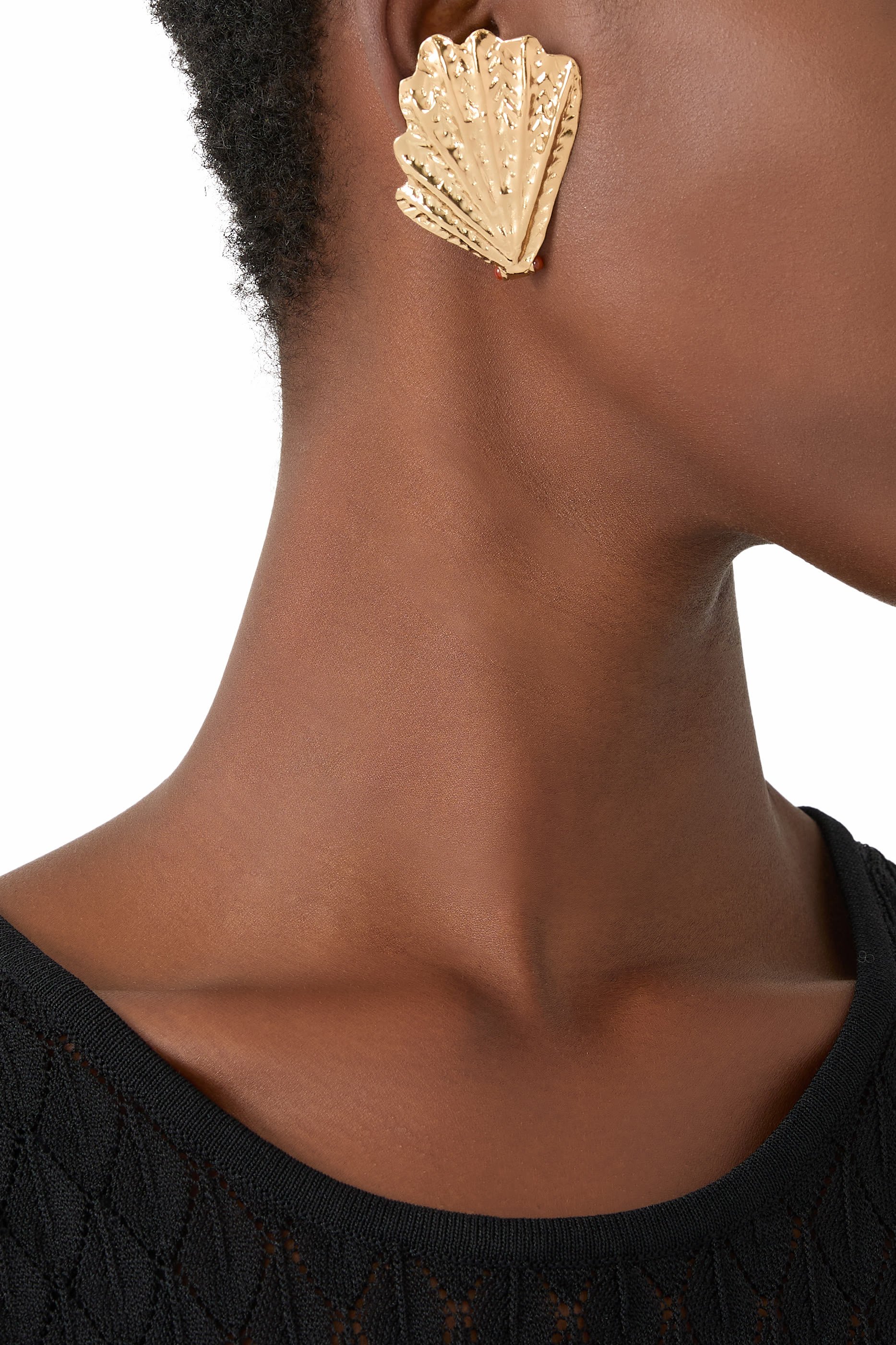 أقراط بتصميم صدفة، نحاس مطلي بالذهب