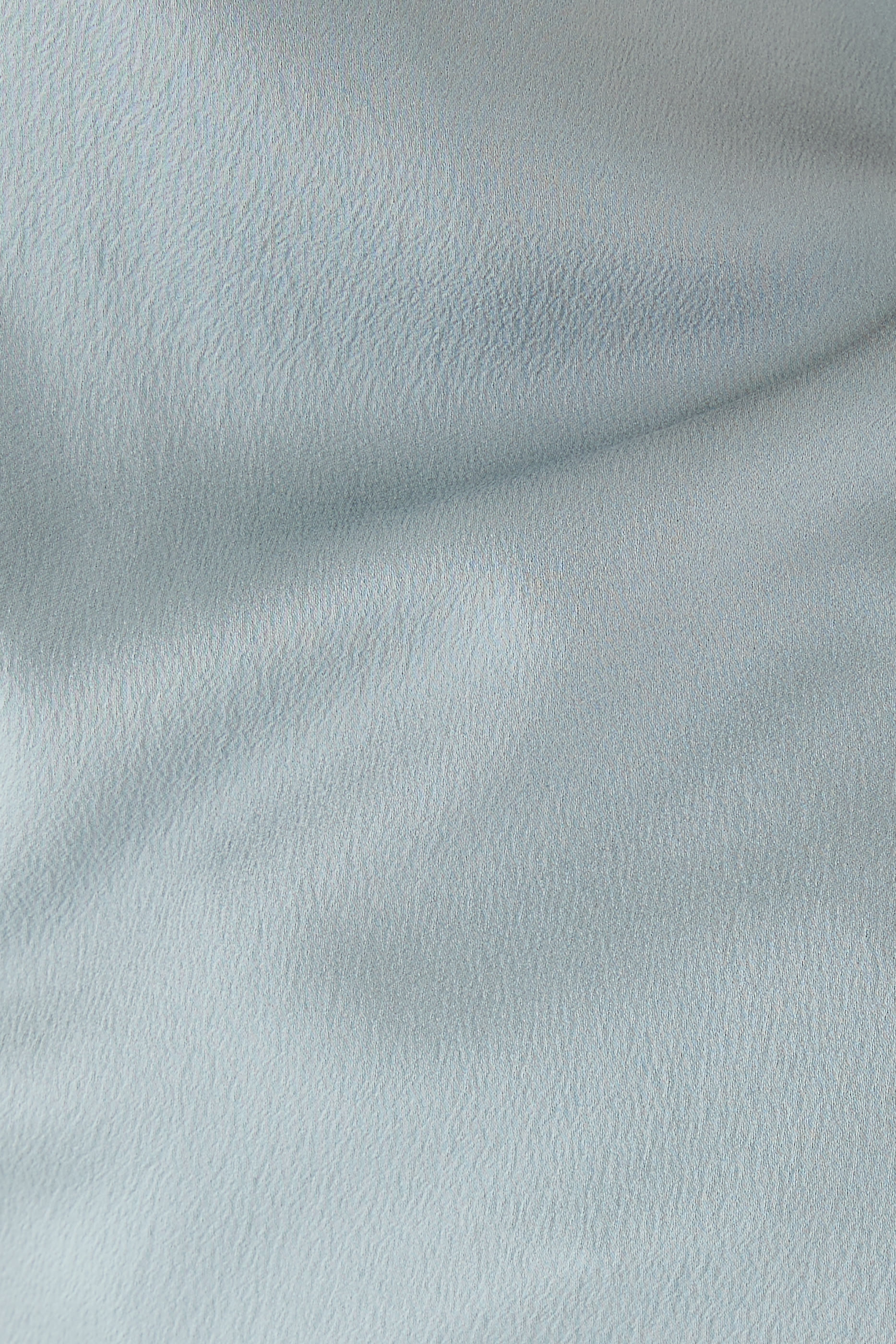 بلوزة بنمط كاميسول ستان ودانتيل