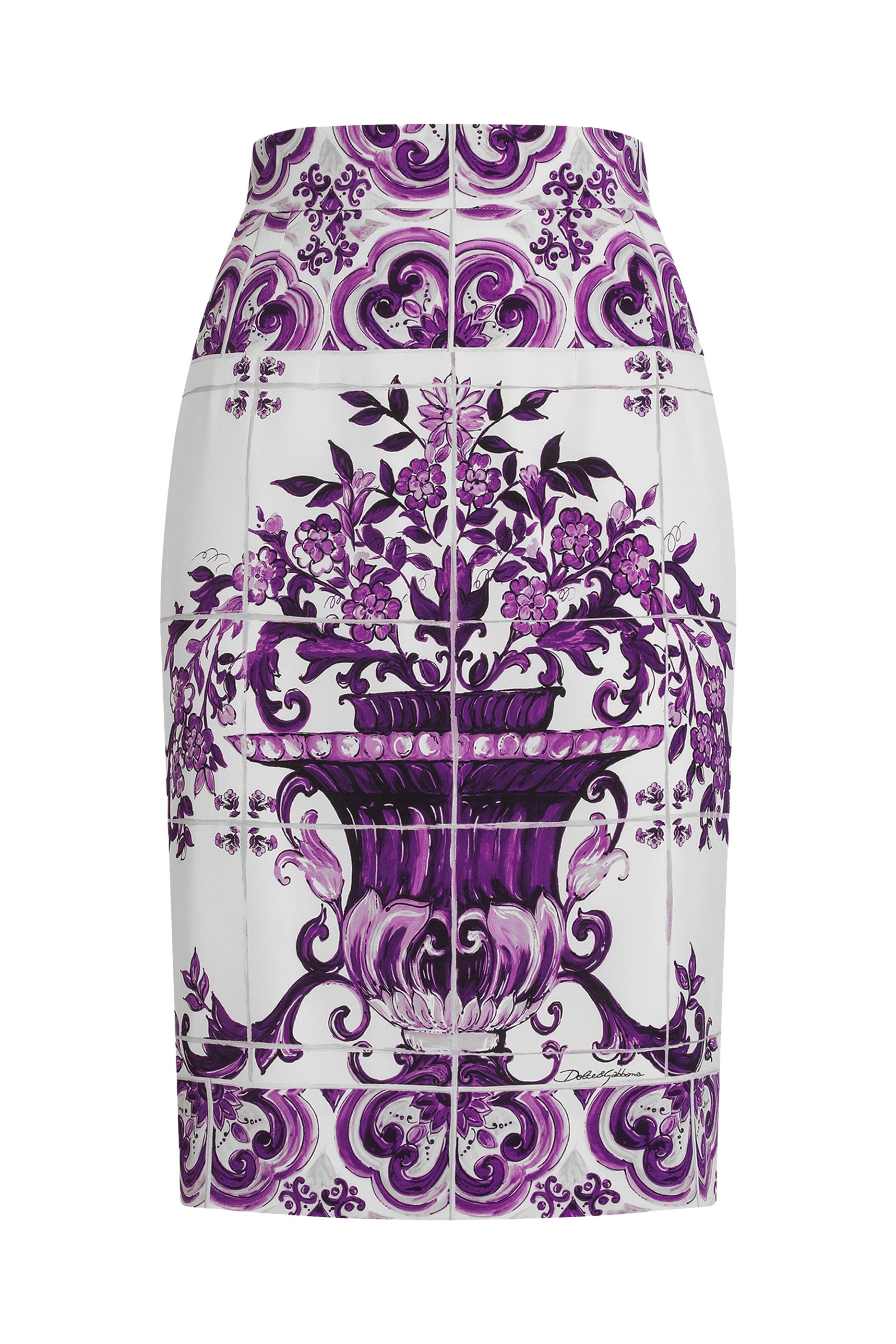 تنورة بقصة ضيقة ونقشة مايوليكا