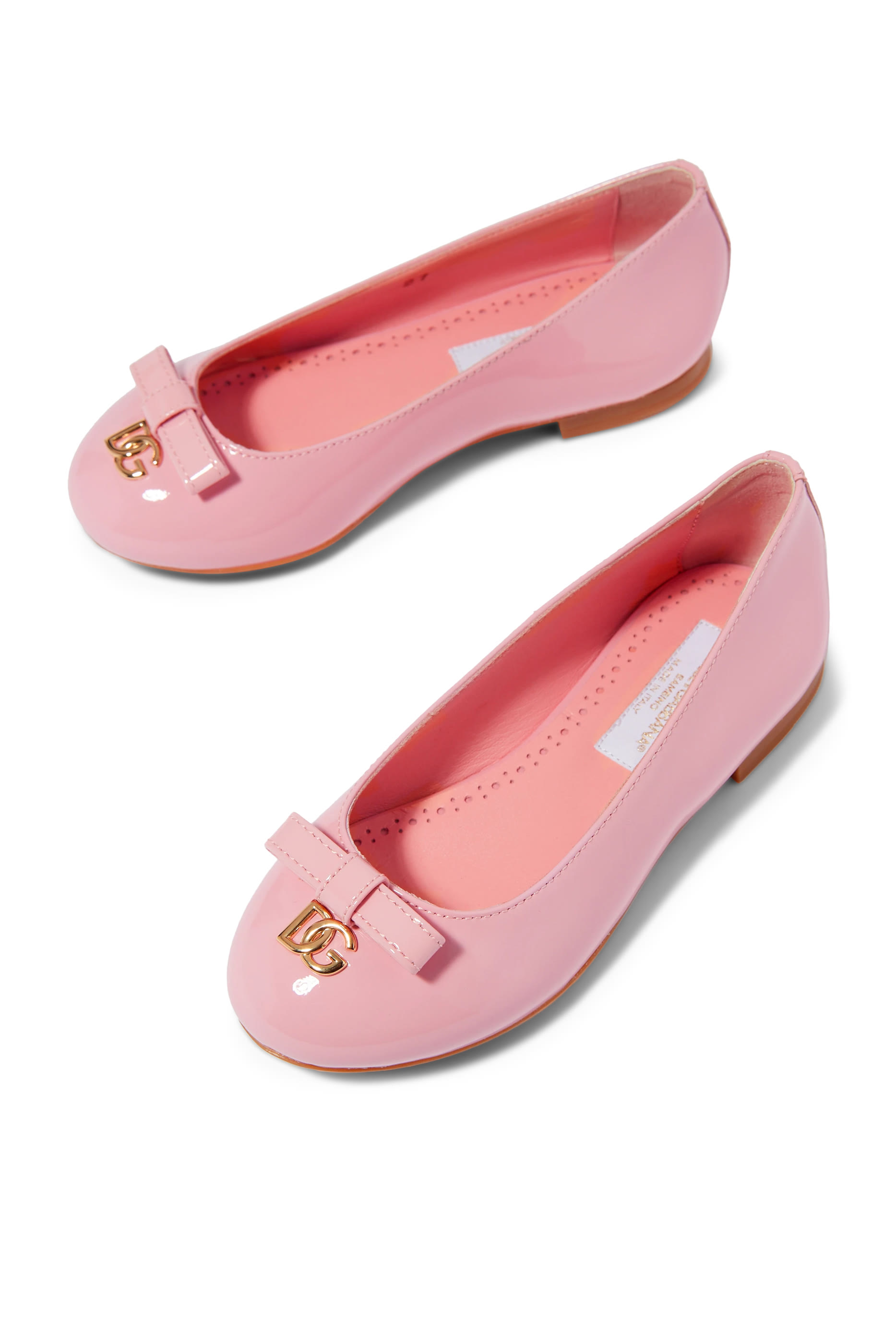 حذاء بالرينا مزين بحلية وربطة فيونكة جلد لامع