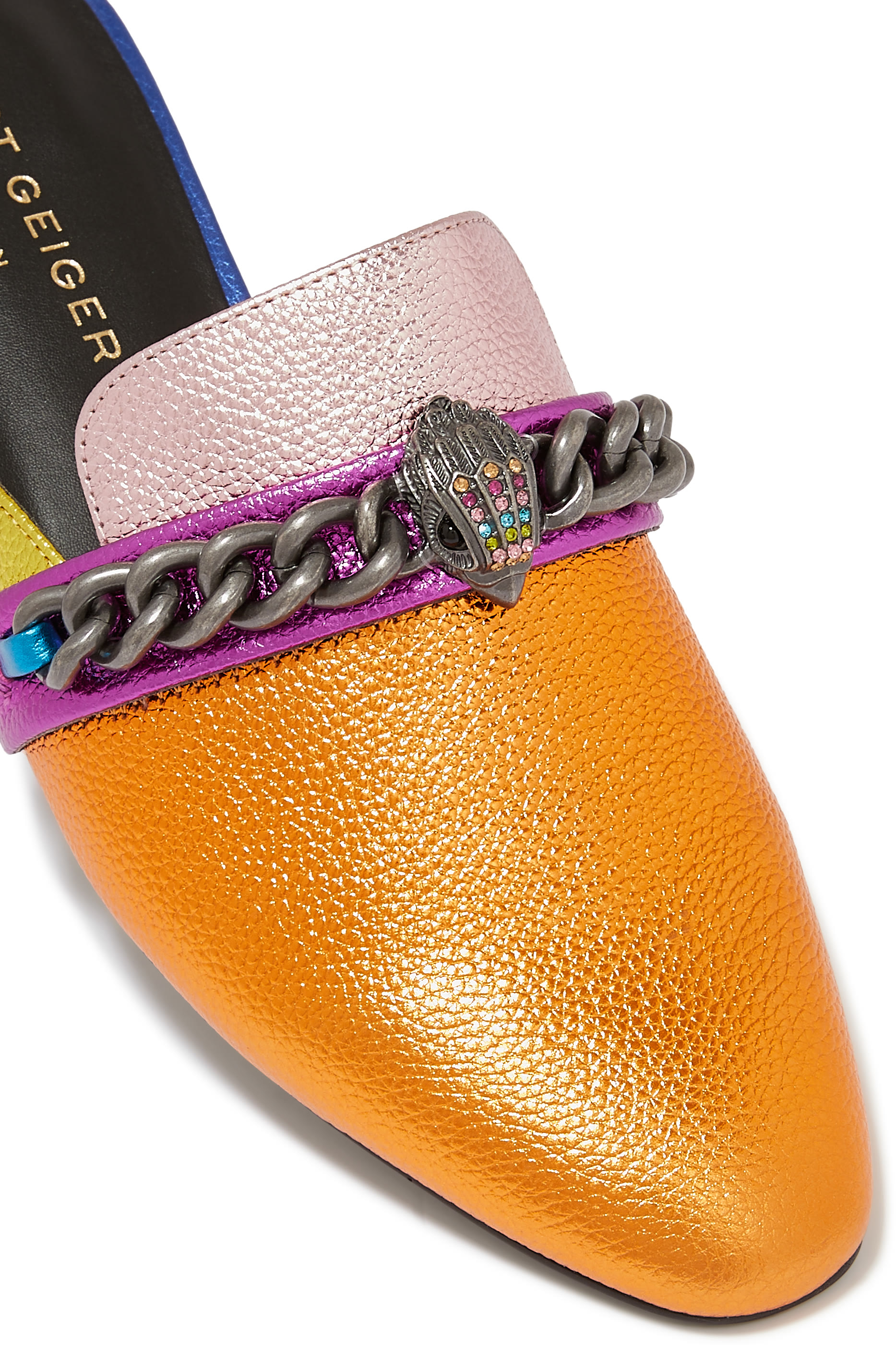 حذاء تشيلسي مفتوح من الخلف بكعب مسطح