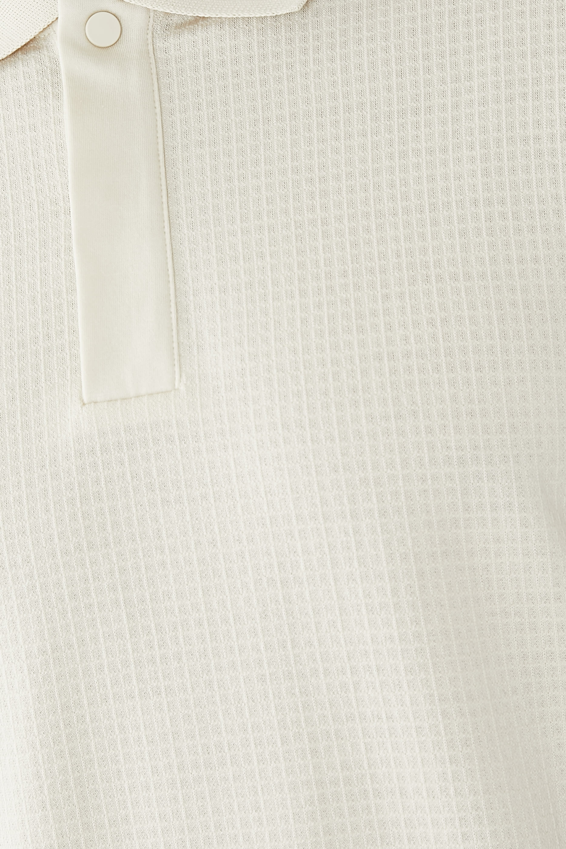 قميص بولو بأكمام قصيرة