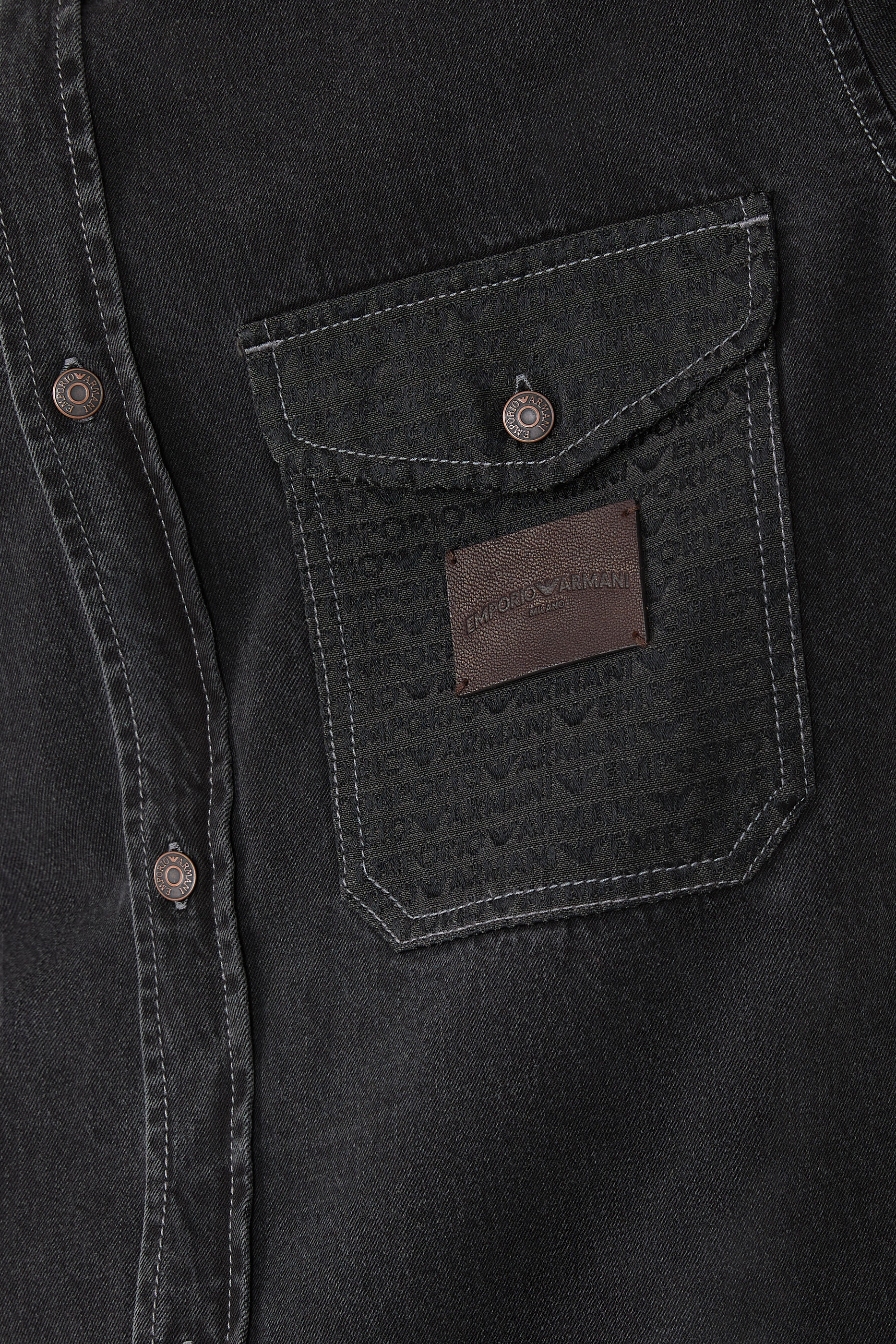 قميص بأكمام قصيرة وقصة مريحة دنيم