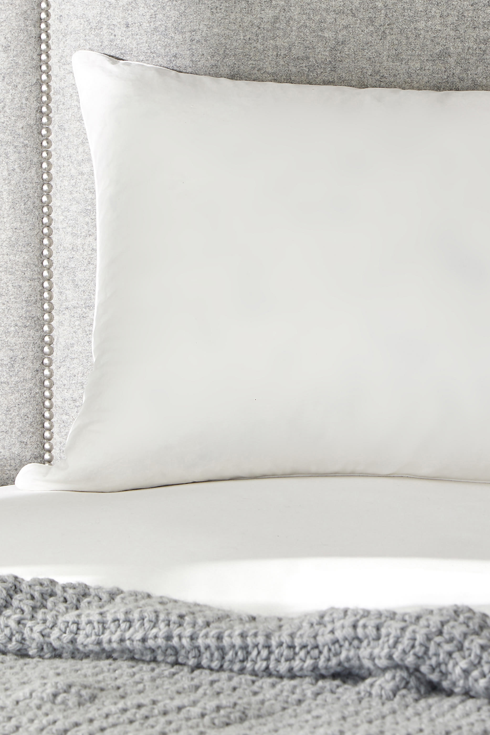 وسادة مبطنة بزغب موسكوفي بدعم ناعم