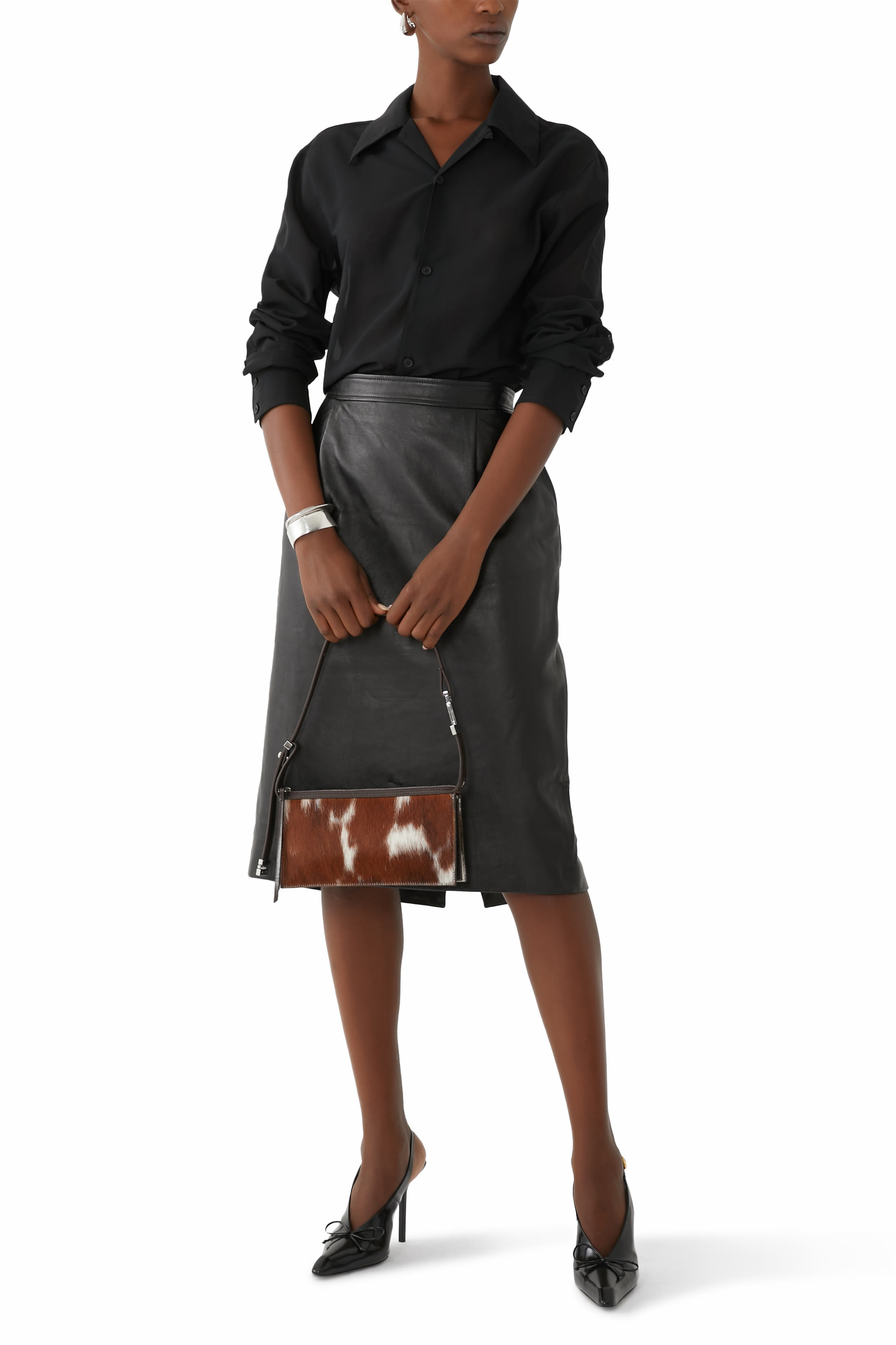 قميص بياقة مطوية