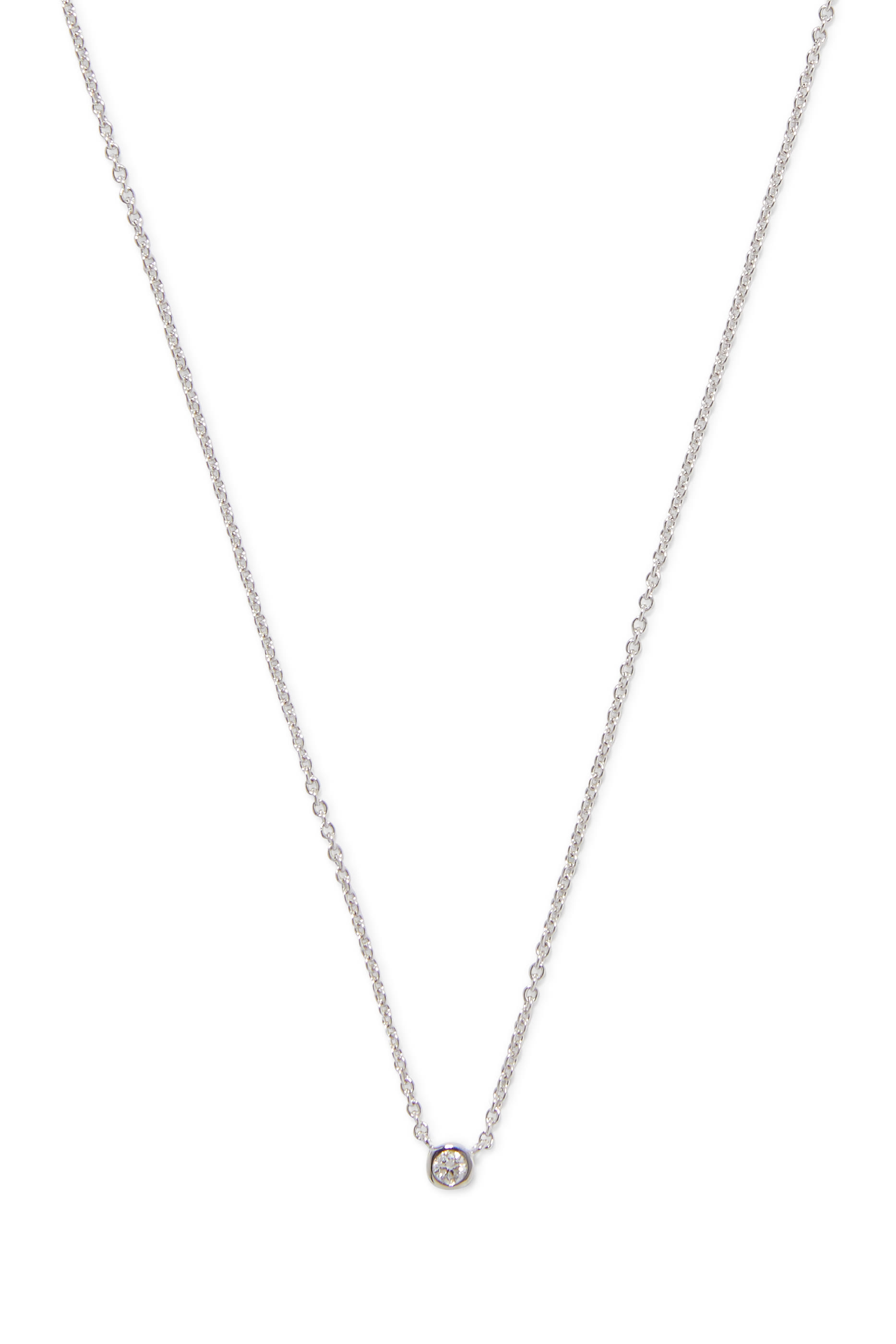 قلادة رفيعة مرصعة بماس سوليتير