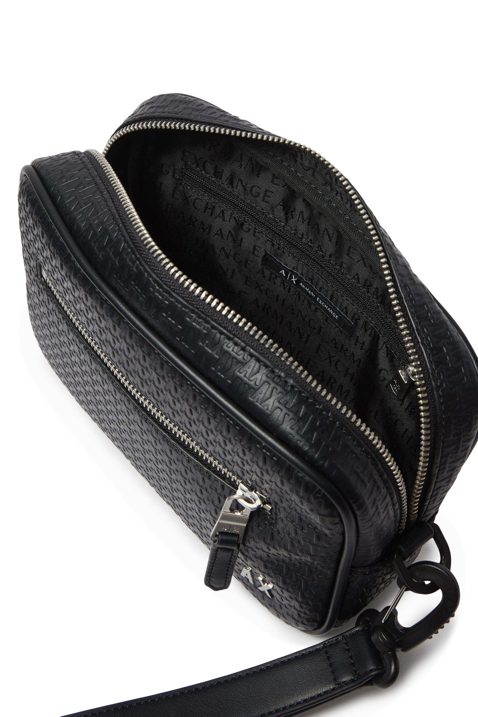 حقيبة مستحضرات عناية شخصية بشعار الماركة