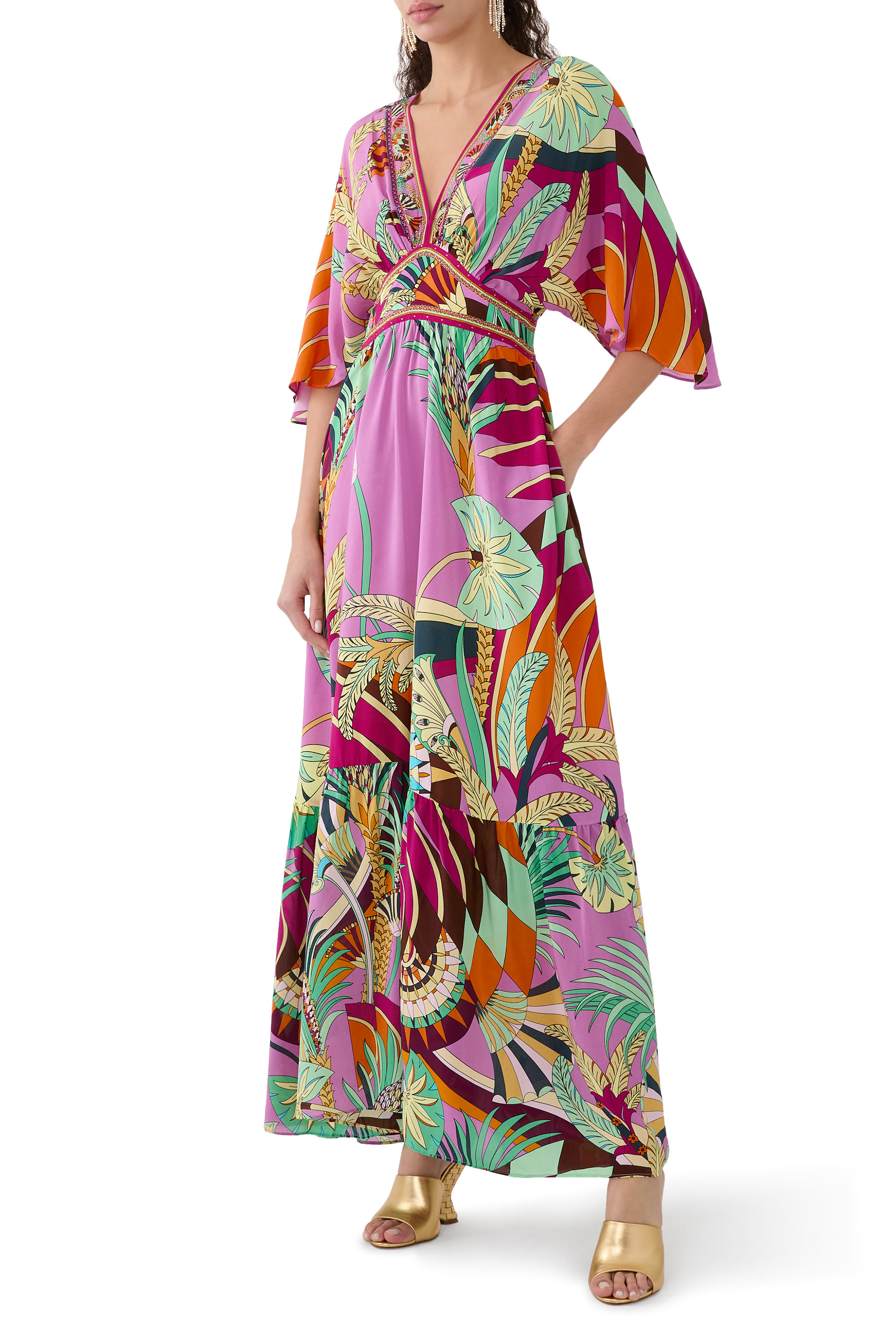 فستان مخصر بحواف كشكش