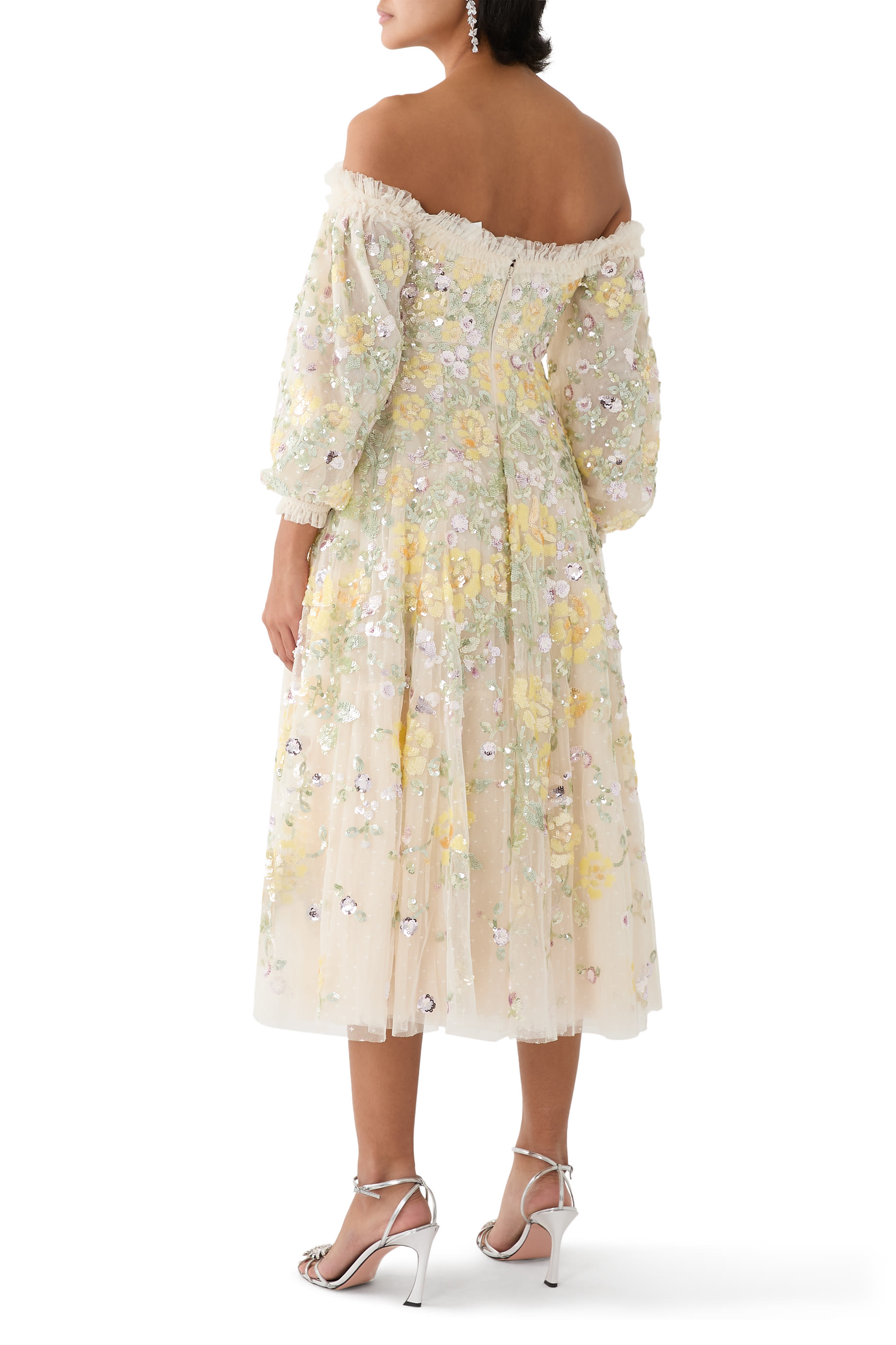 فستان بالرينا ايلين روز بأكتاف مكشوفة