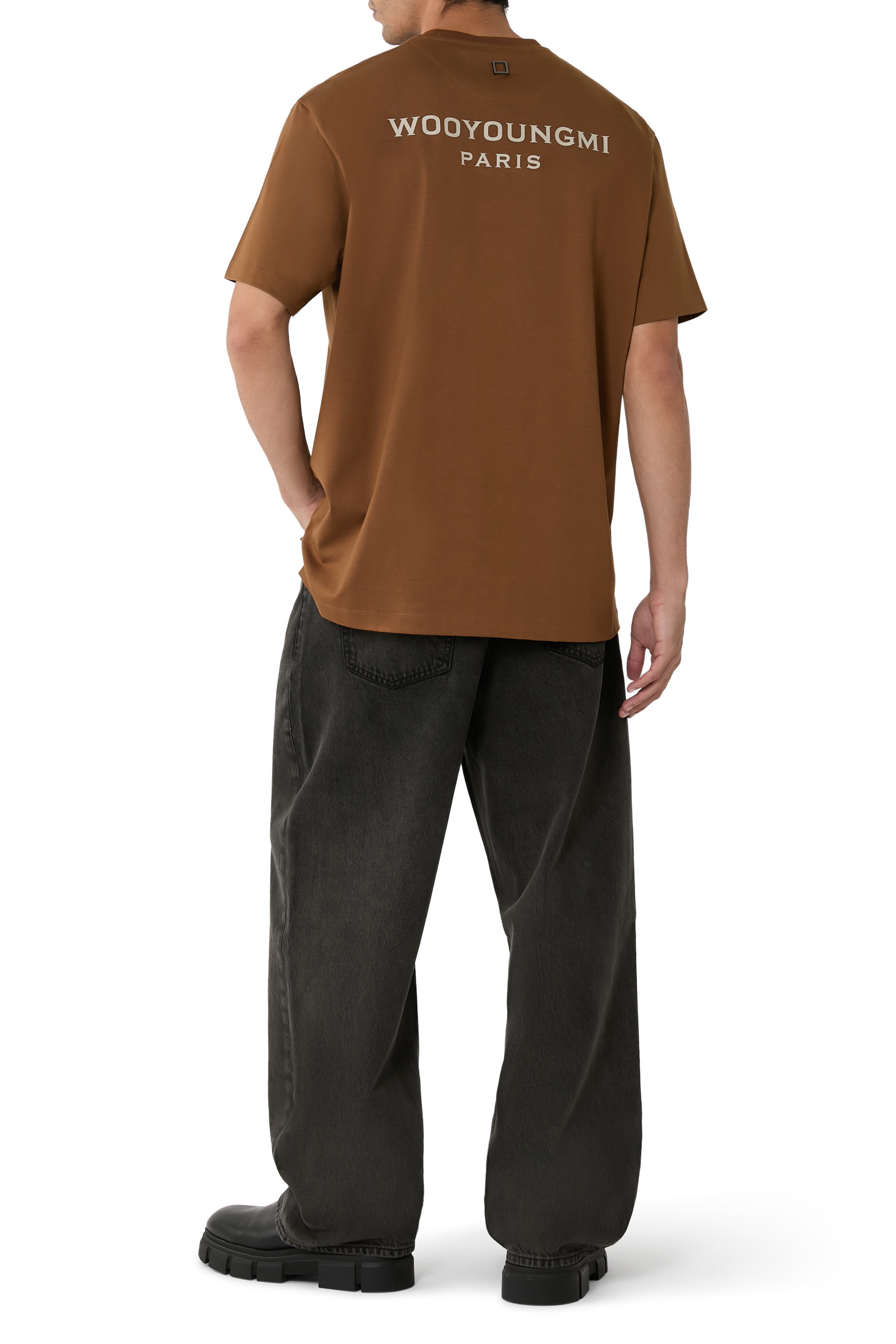 تيشيرت بظهر مزين بشعار الماركة قطن