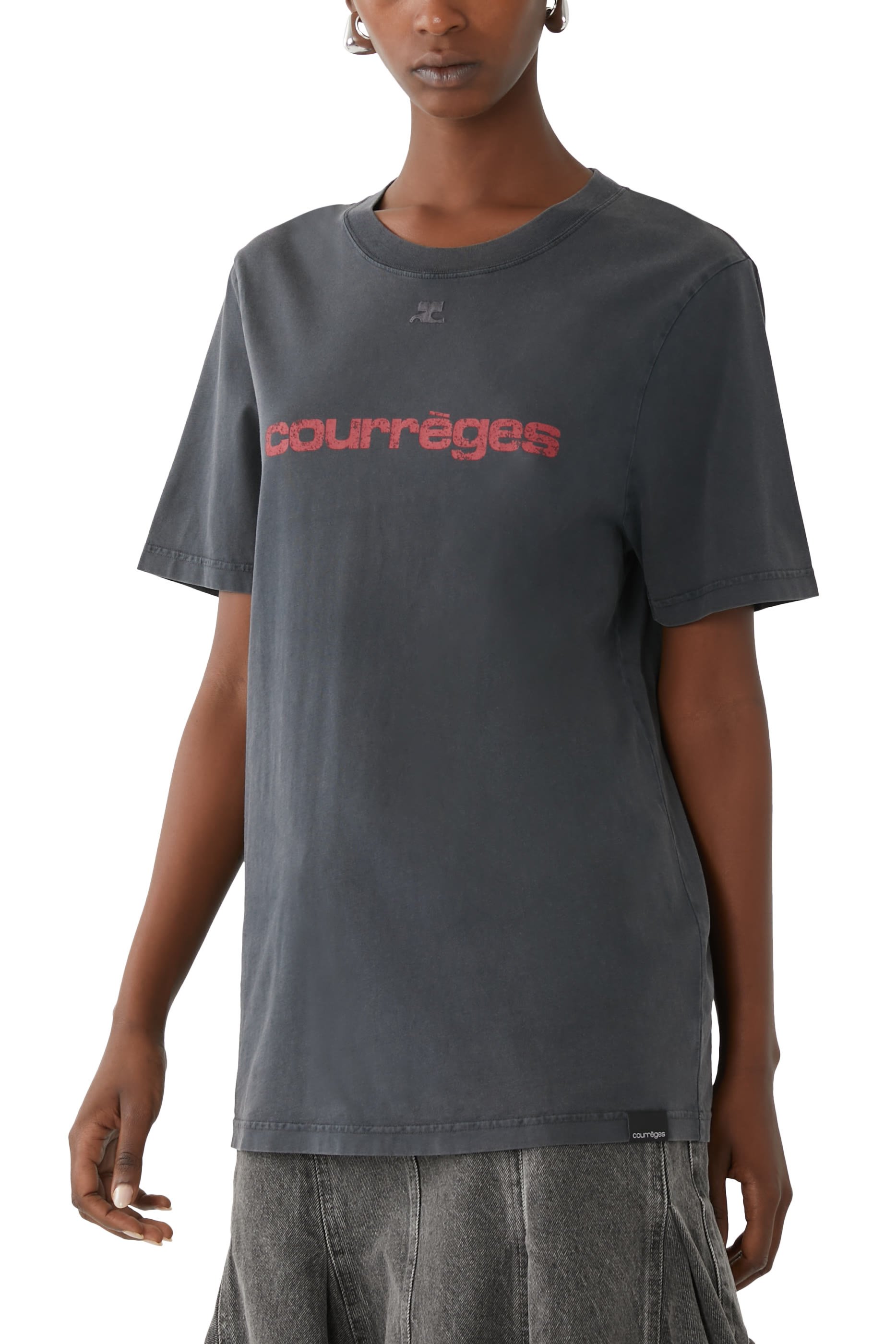 تيشيرت ايه سي بنقشة وأحجار