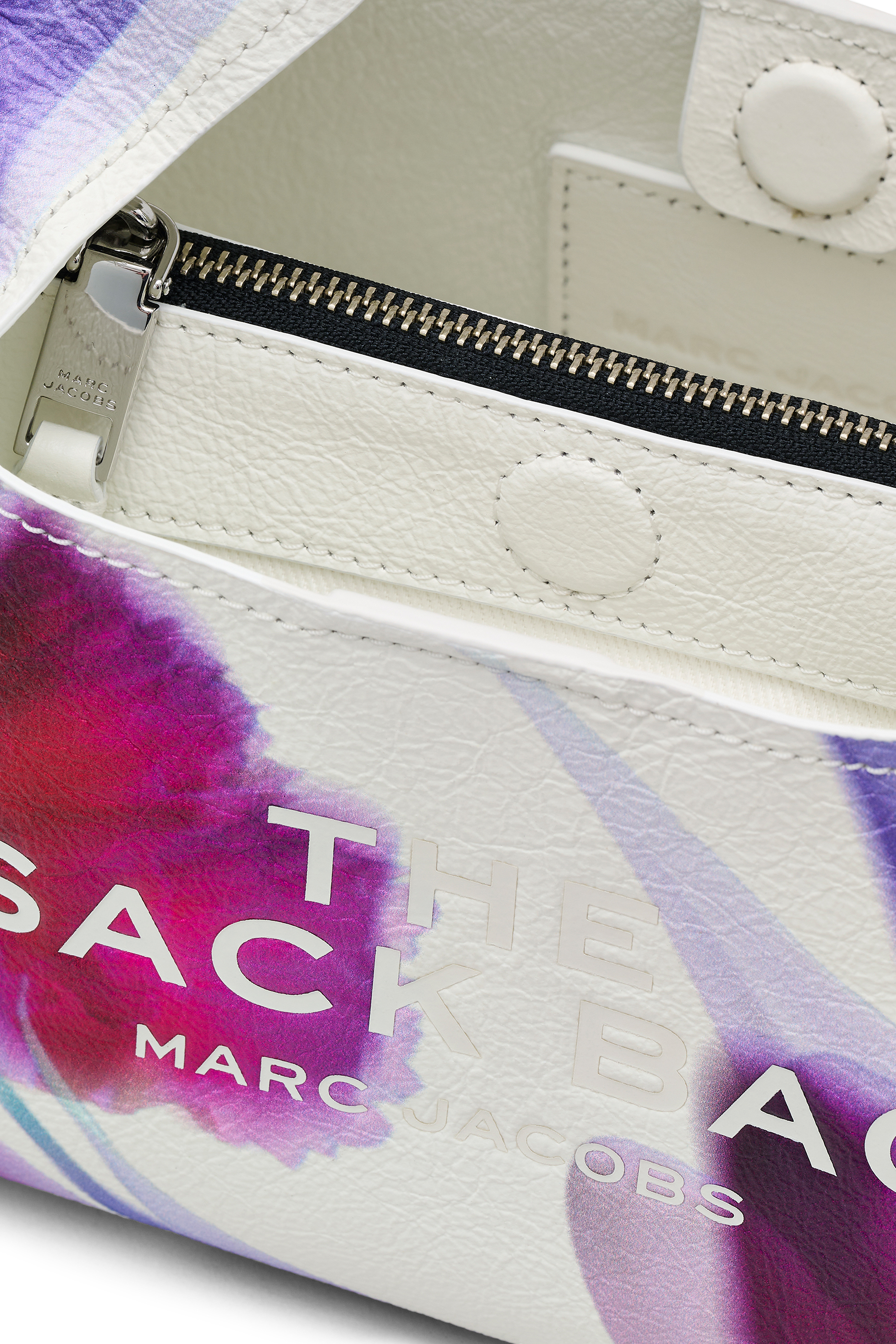 حقيبة صغيرة مزينة بزهور جلد