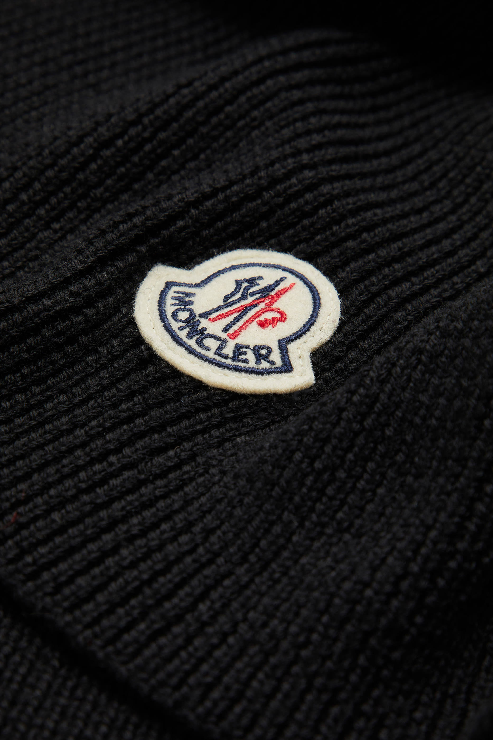 وشاح بشعار الماركة