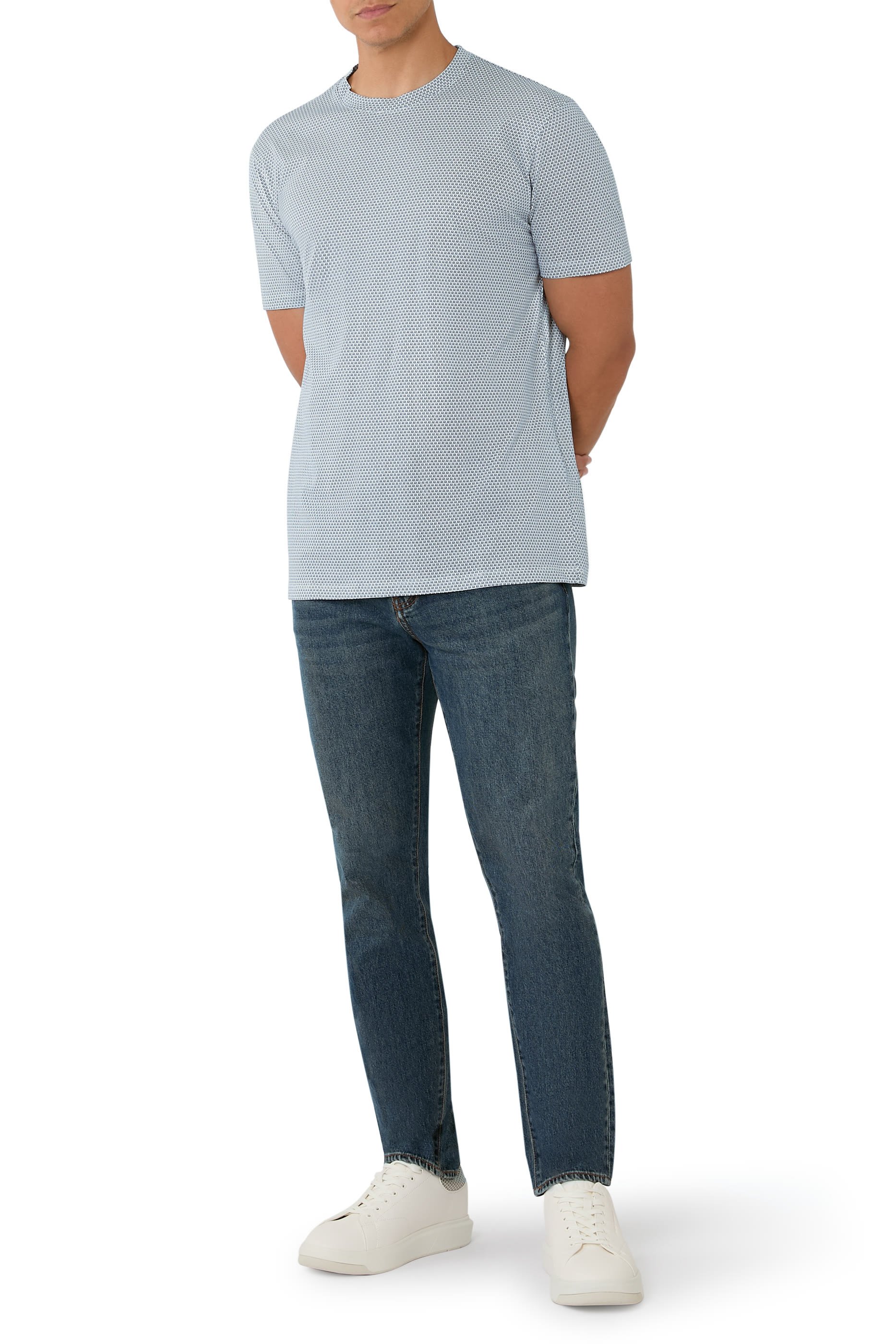 تيشيرت بنقشة حروف شعار الماركة