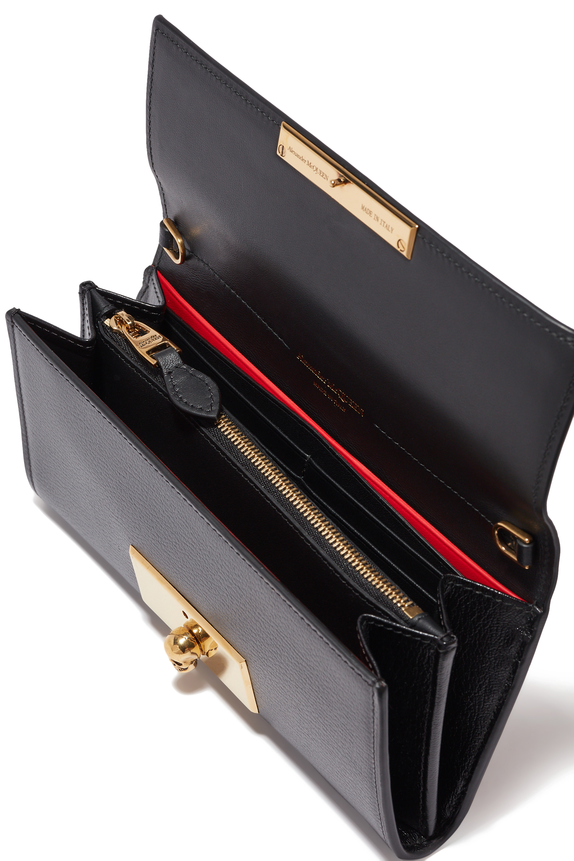 محفظة متوسطة بحلية على شكل جمجمة