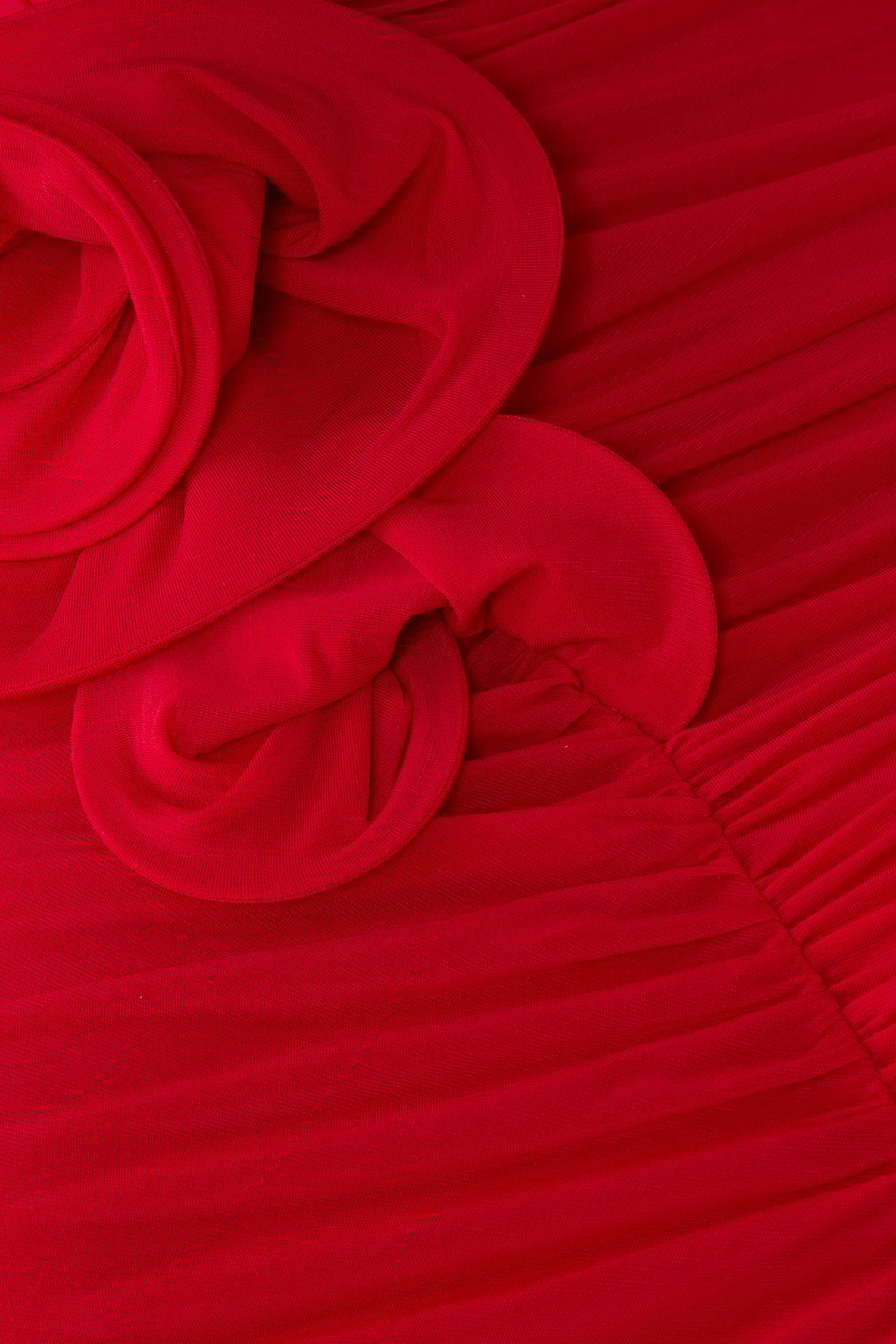 فستان قصير بدرابيه وياقة عالية 