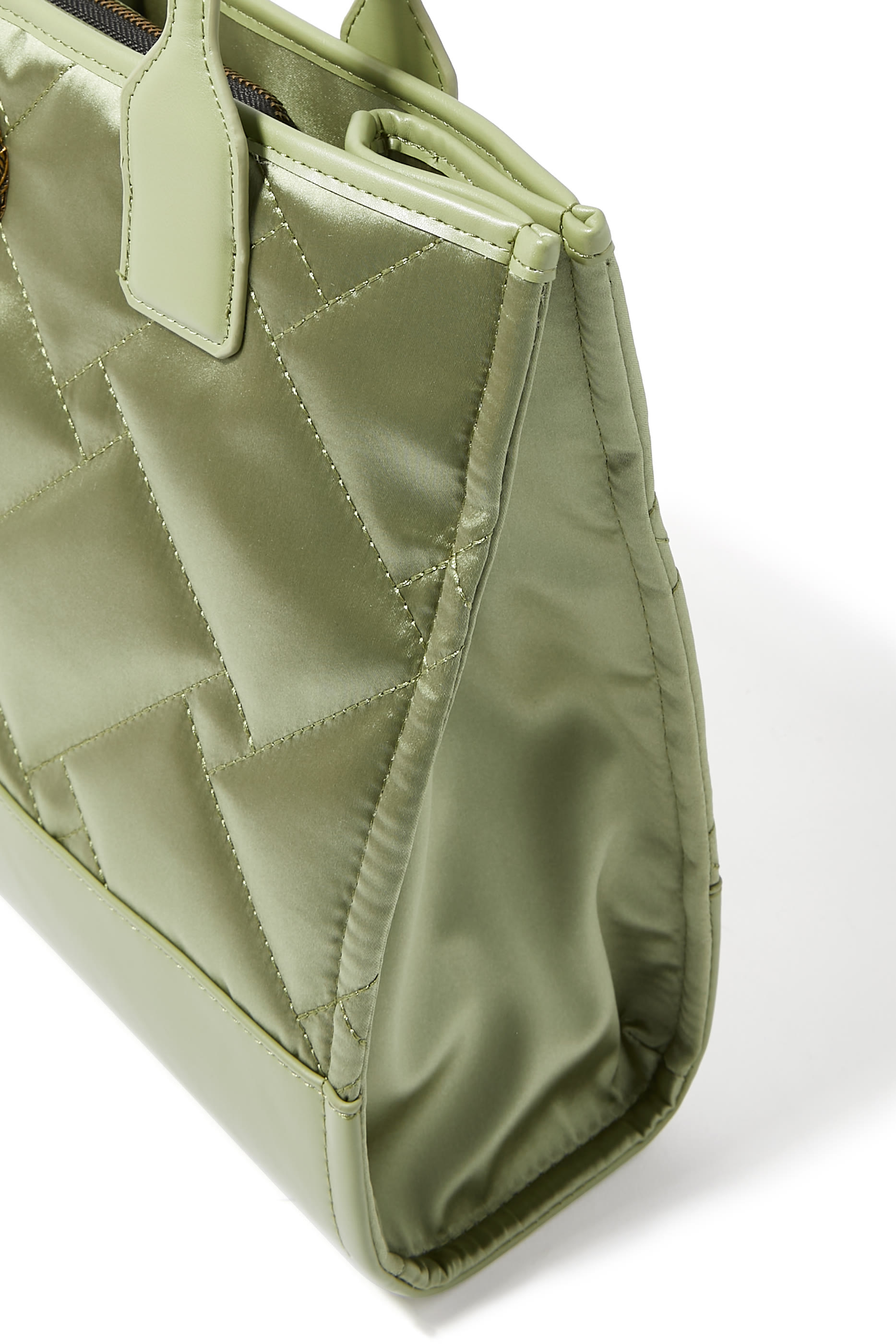 حقيبة يد خامات معاد تدويرها