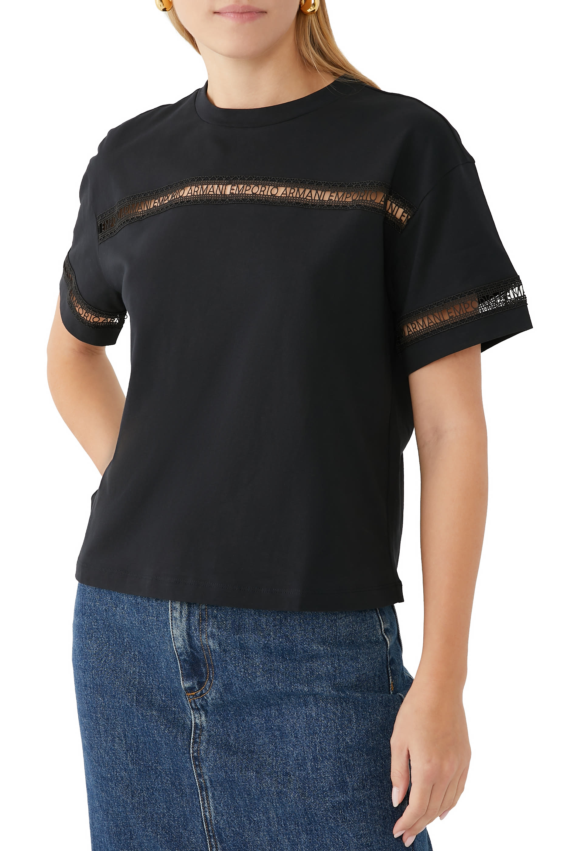 تيشيرت بشريط شعار الماركة