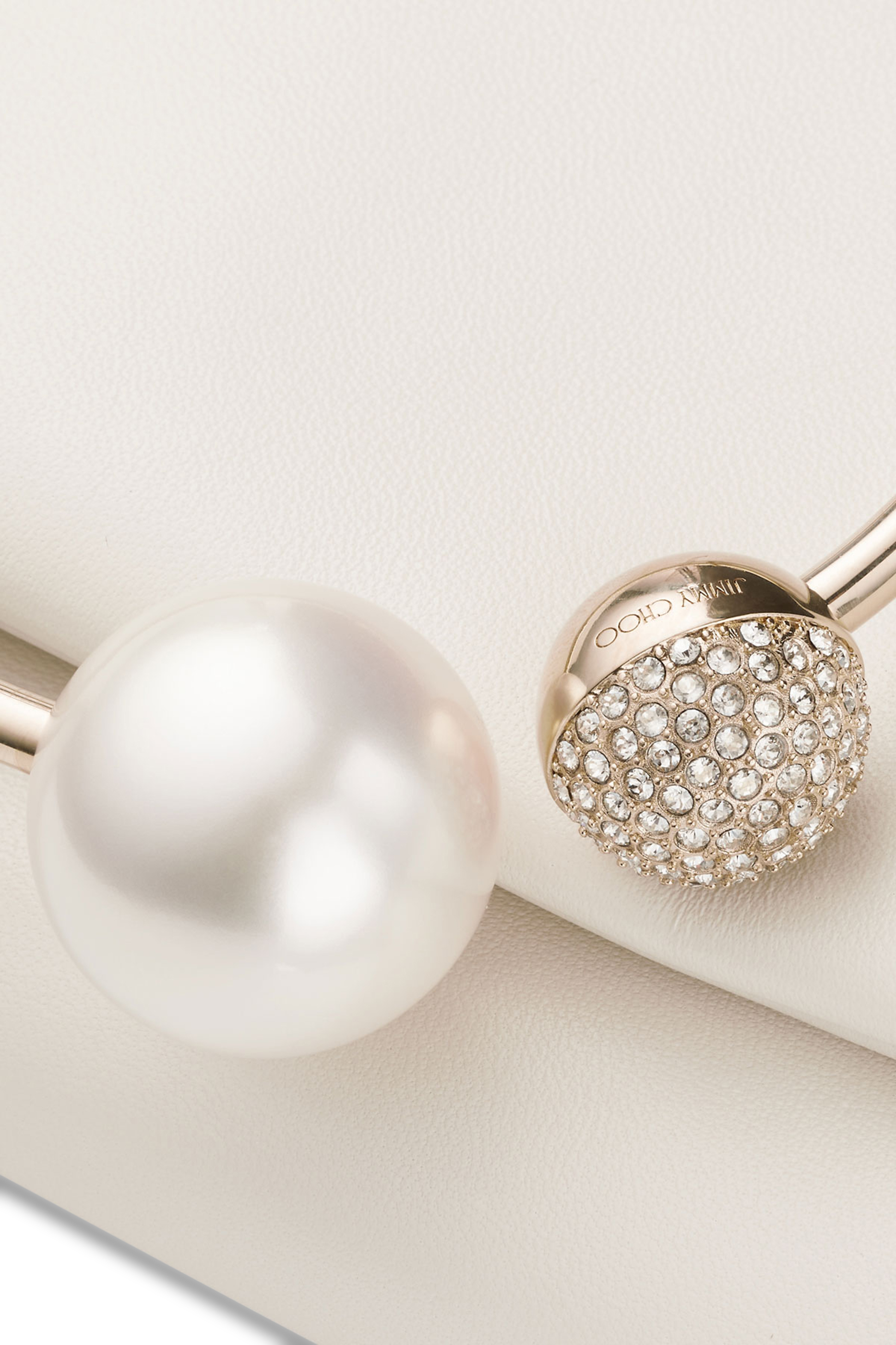 حقيبة صغيرة زاندرا بحمالة معصم جلد