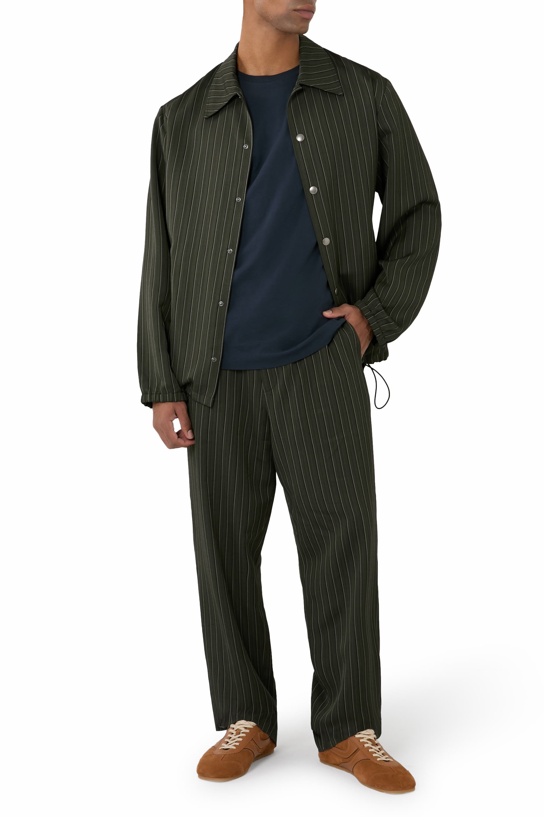 تيشيرت بأكمام قصيرة