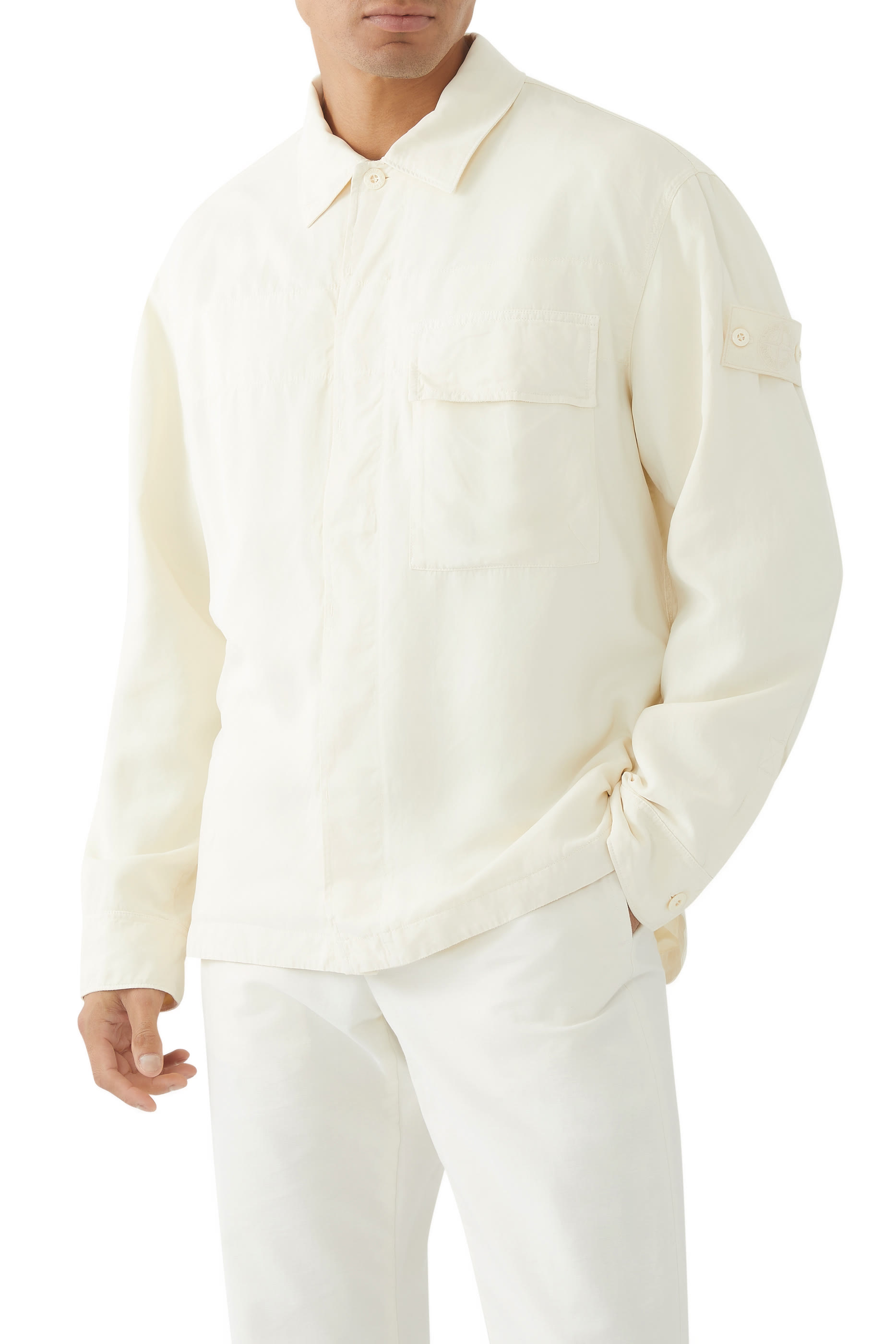 جاكيت بنمط قميص برقعة شعار الماركة بلون مماثل