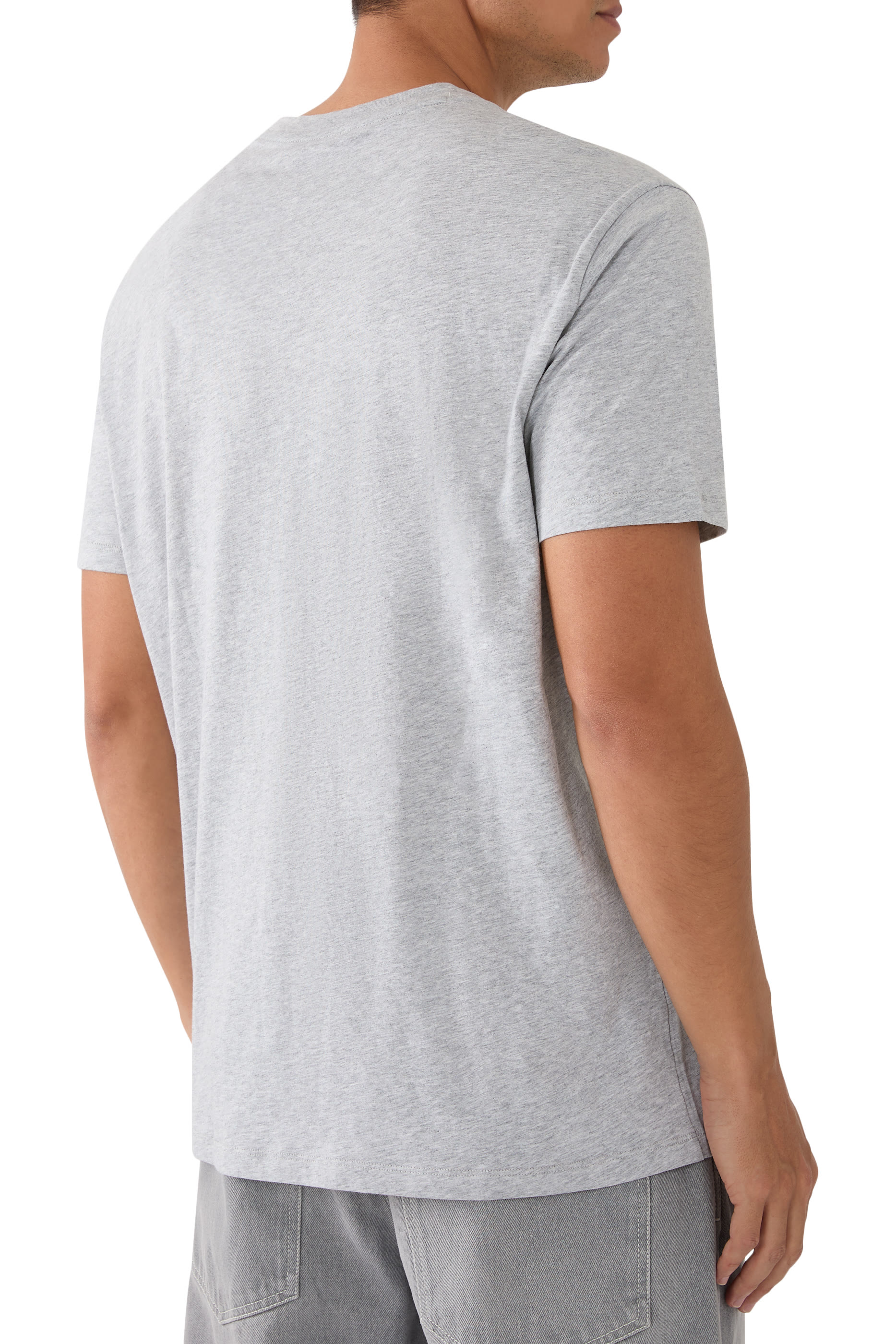 تيشيرت بشعار الماركة