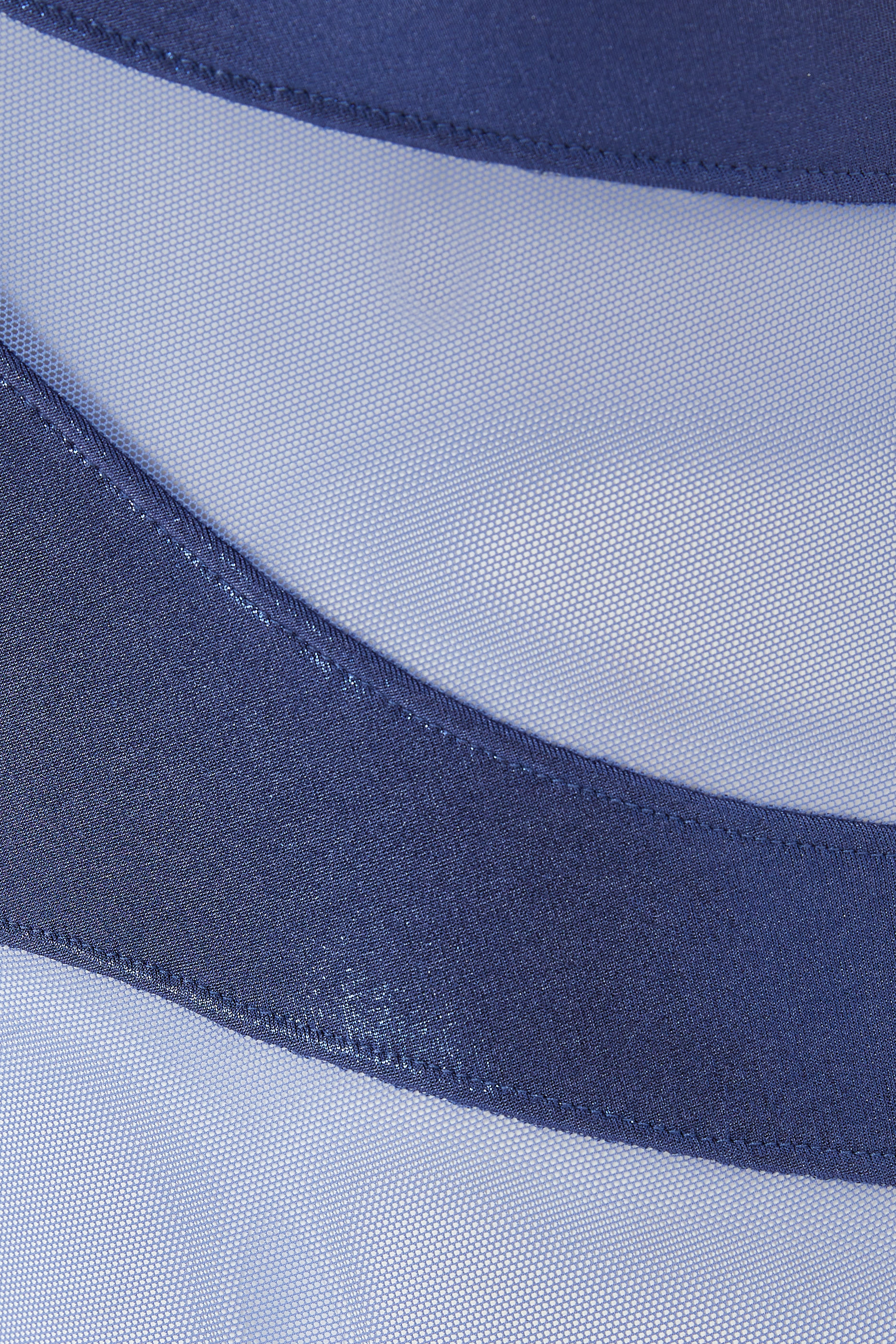 لباس سباحة قطعة واحدة سنيك ميو بأجزاء شبكية