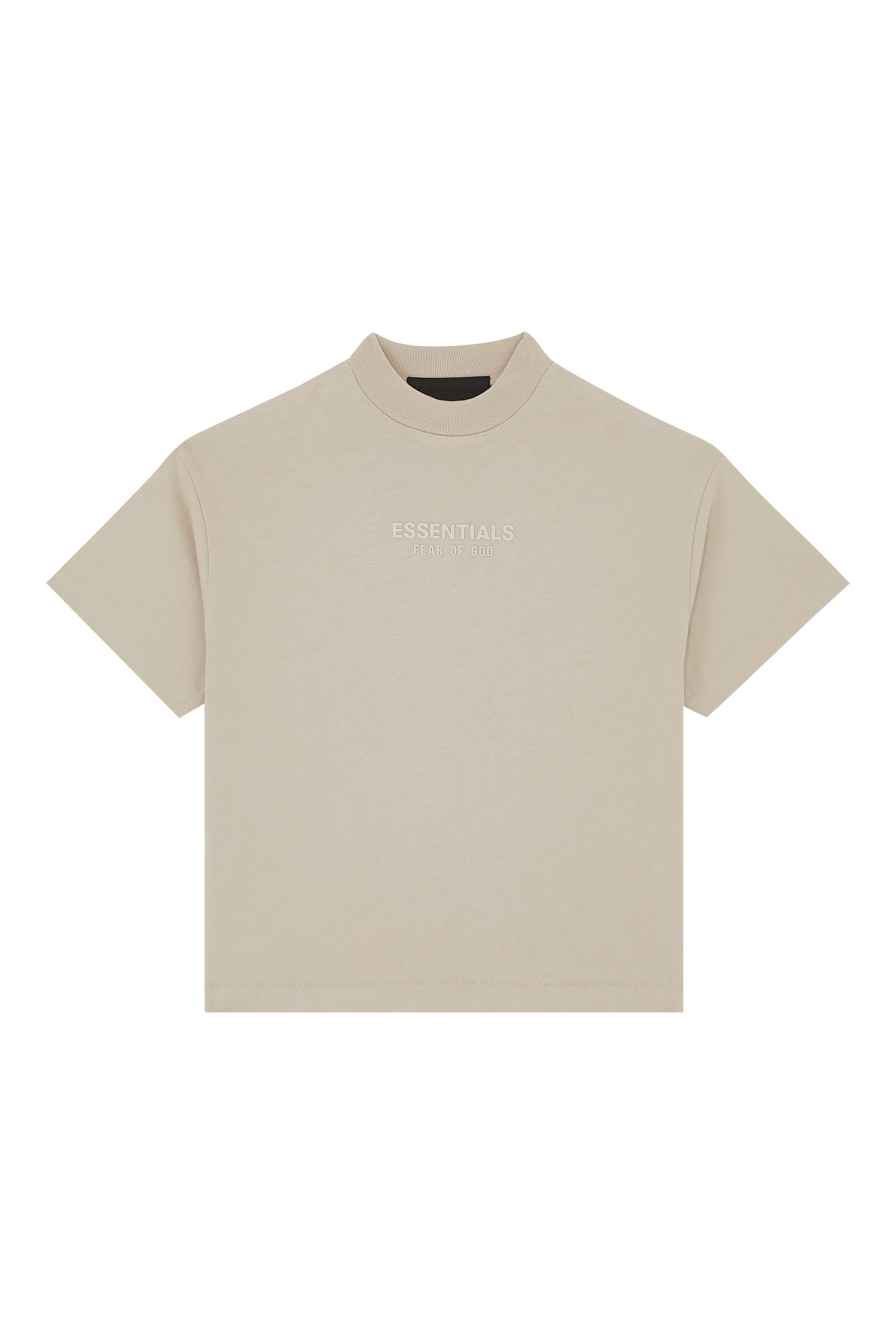 تيشيرت بأكمام قصيرة وشعار الماركة