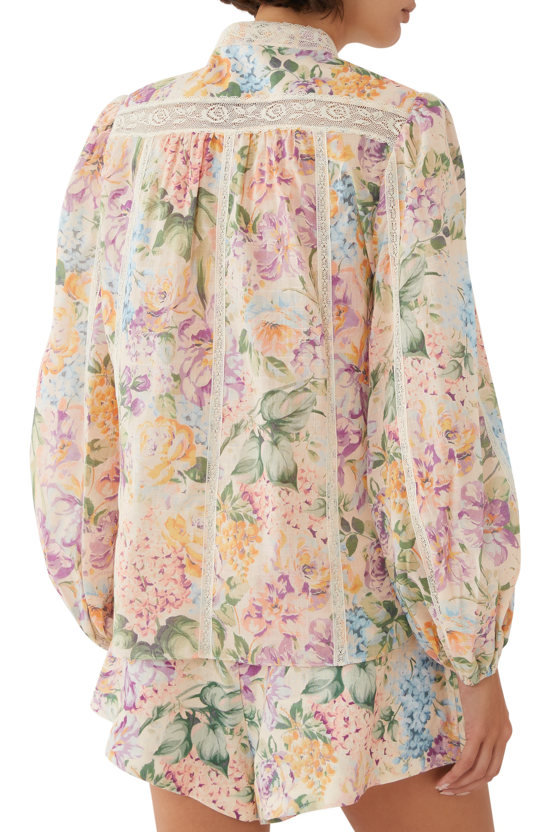 قميص هاليداي بحافة دانتيل