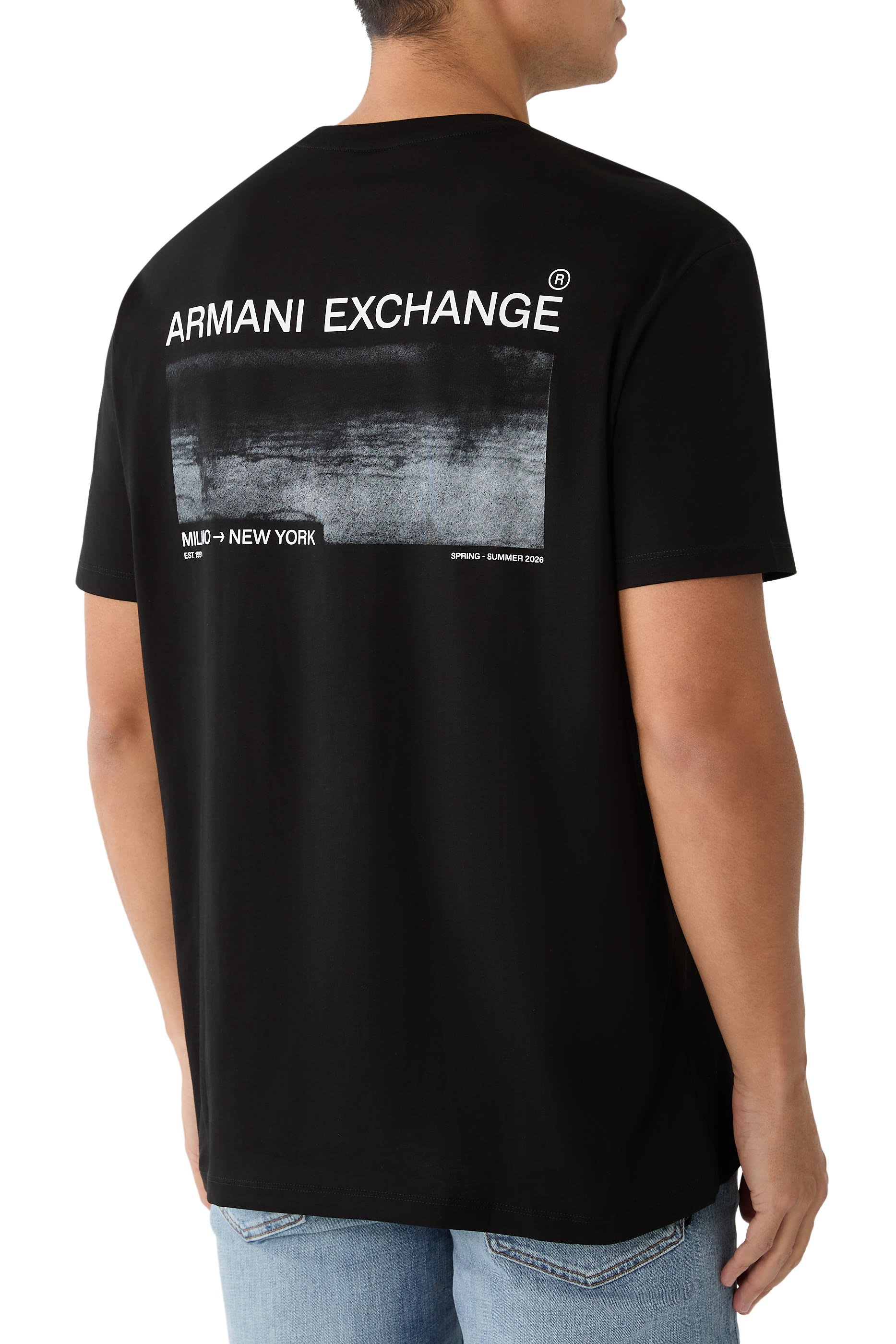 تيشيرت بشعار الماركة