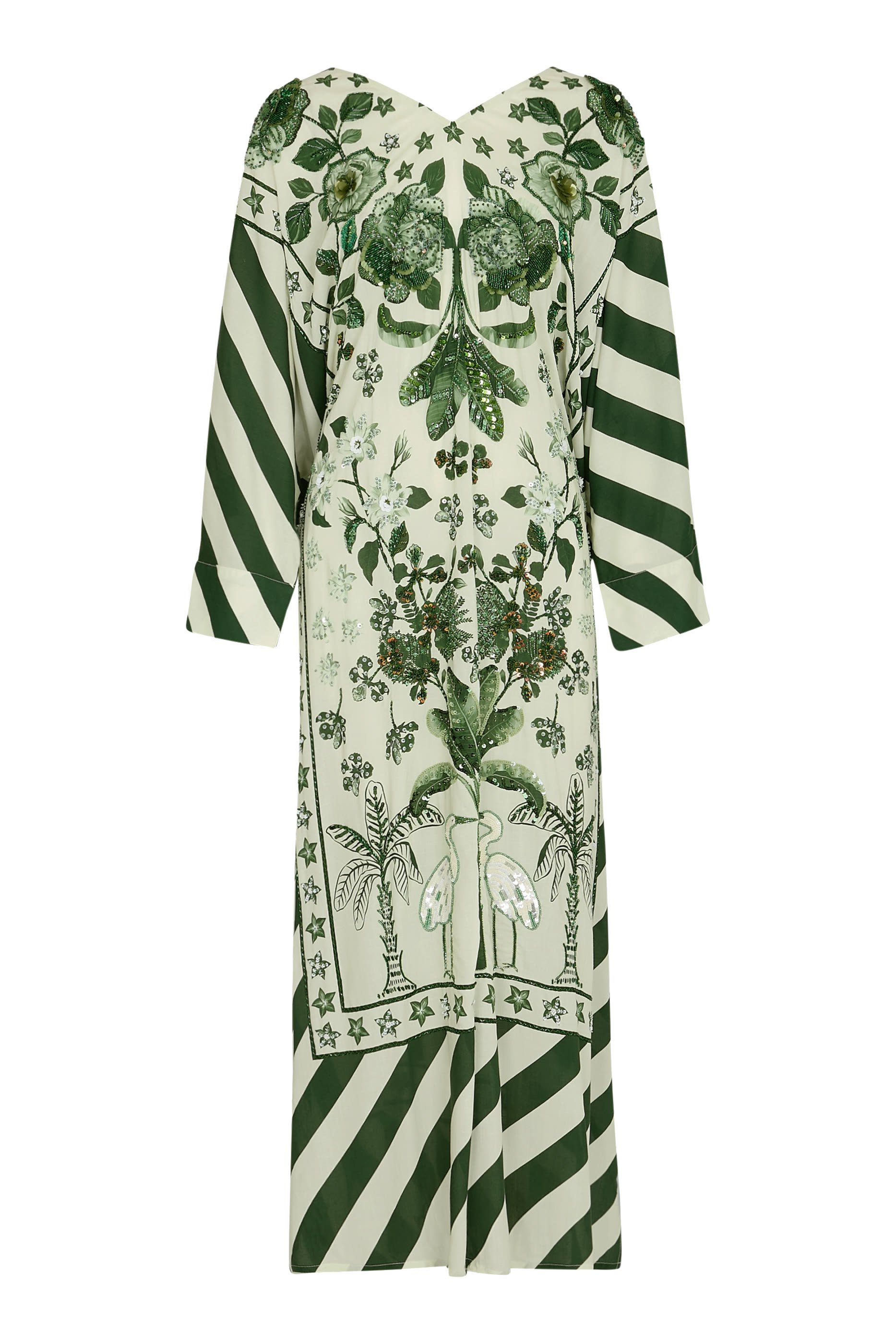 قفطان بأكمام بتصميم جناح الخفاش وتطريز يدوي بخرز