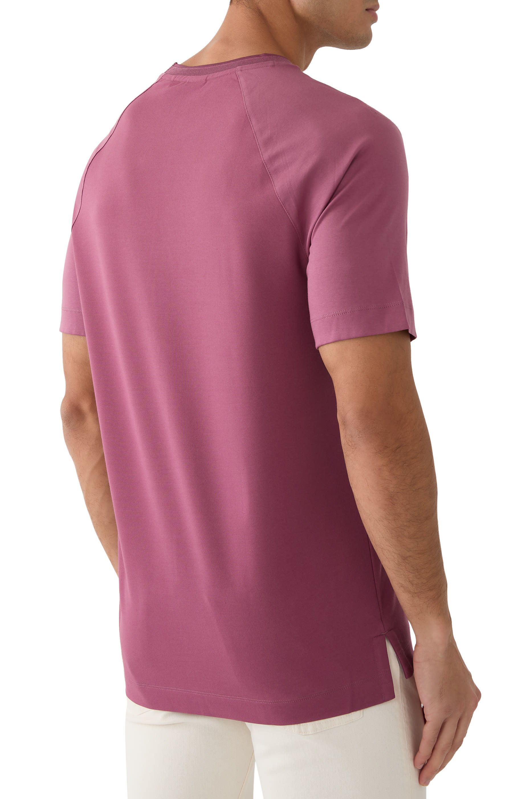 تيشيرت بأكمام قصيرة