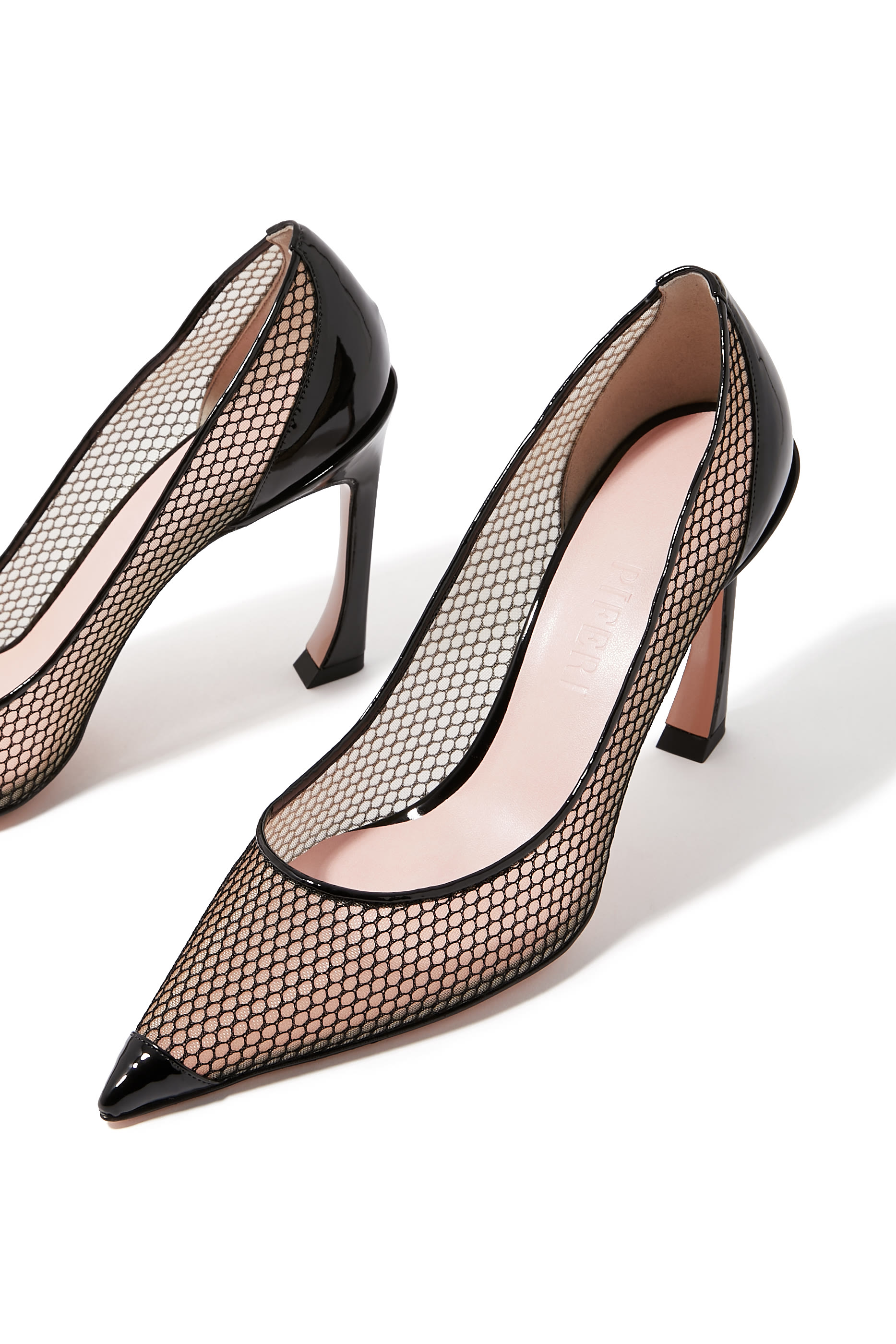 حذاء كلاسيك أفانجاردا 85