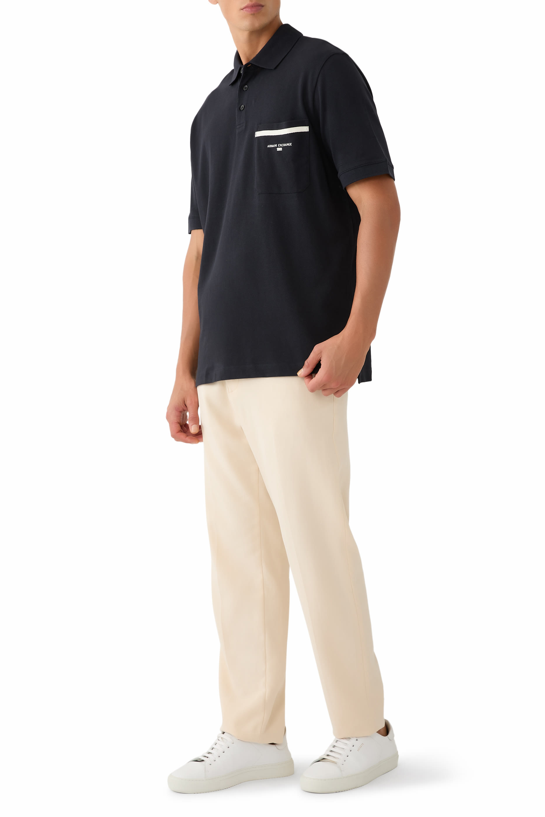 قميص بولو مارينا بجيب جانبي وشعار الماركة 