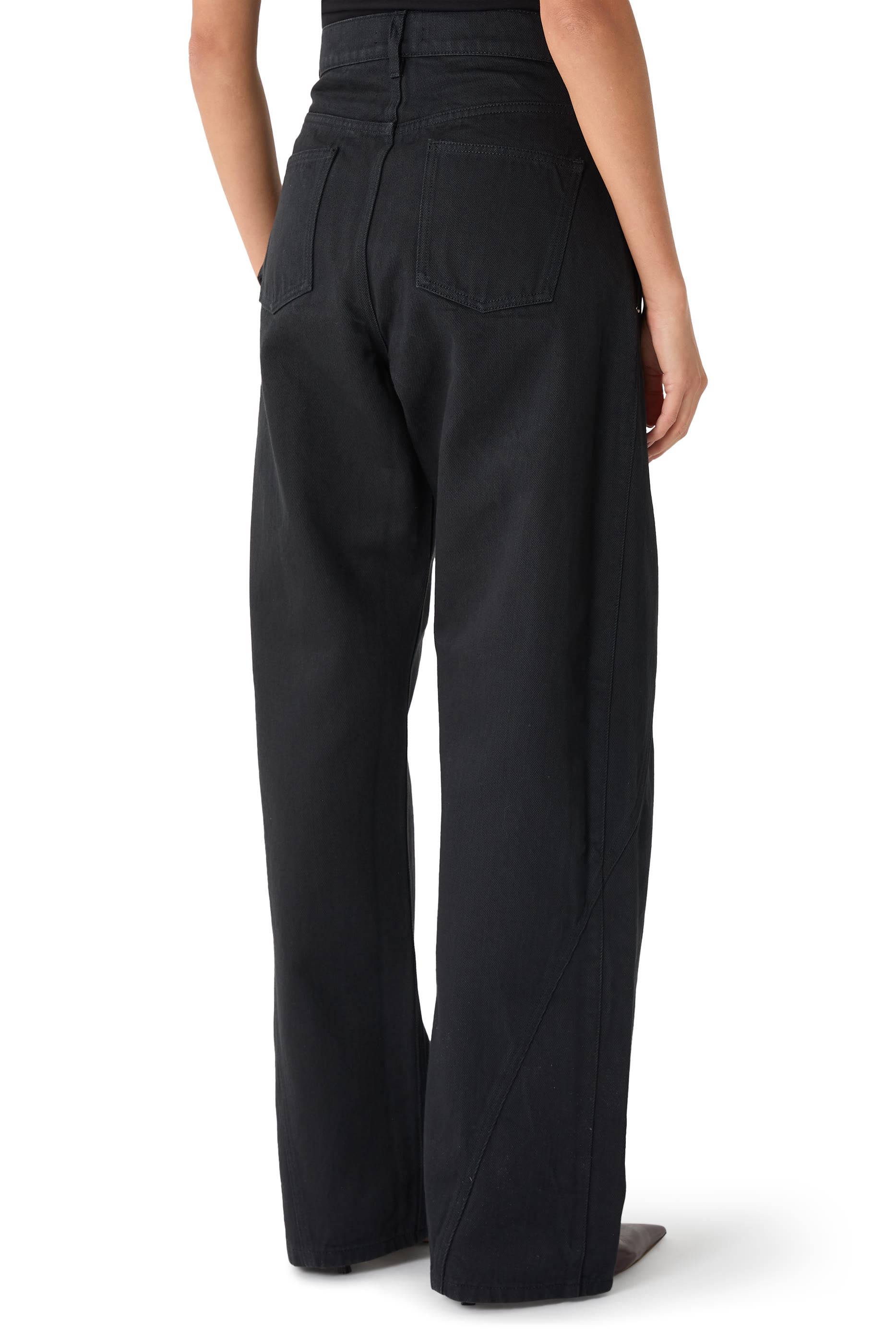 بنطال بتصميم عملي بتفاصيل ملفوفة