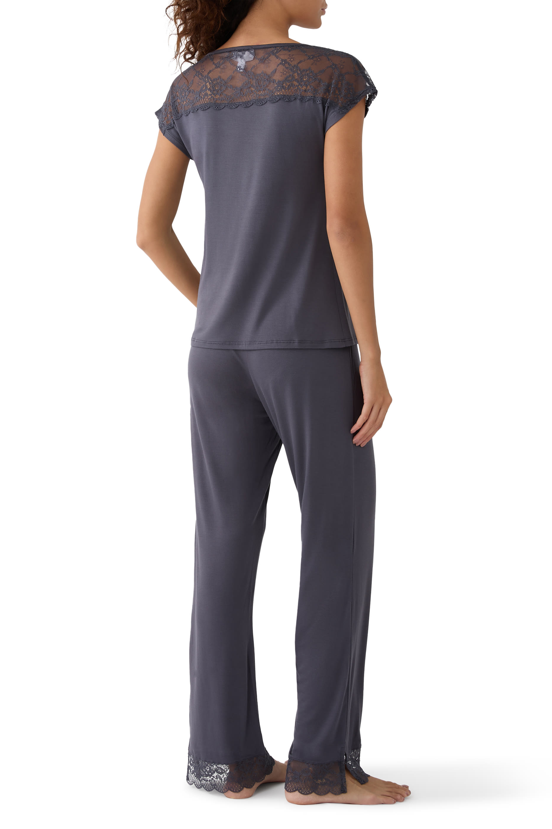 طقم بيجامة يوك دانتيل جيرسيه