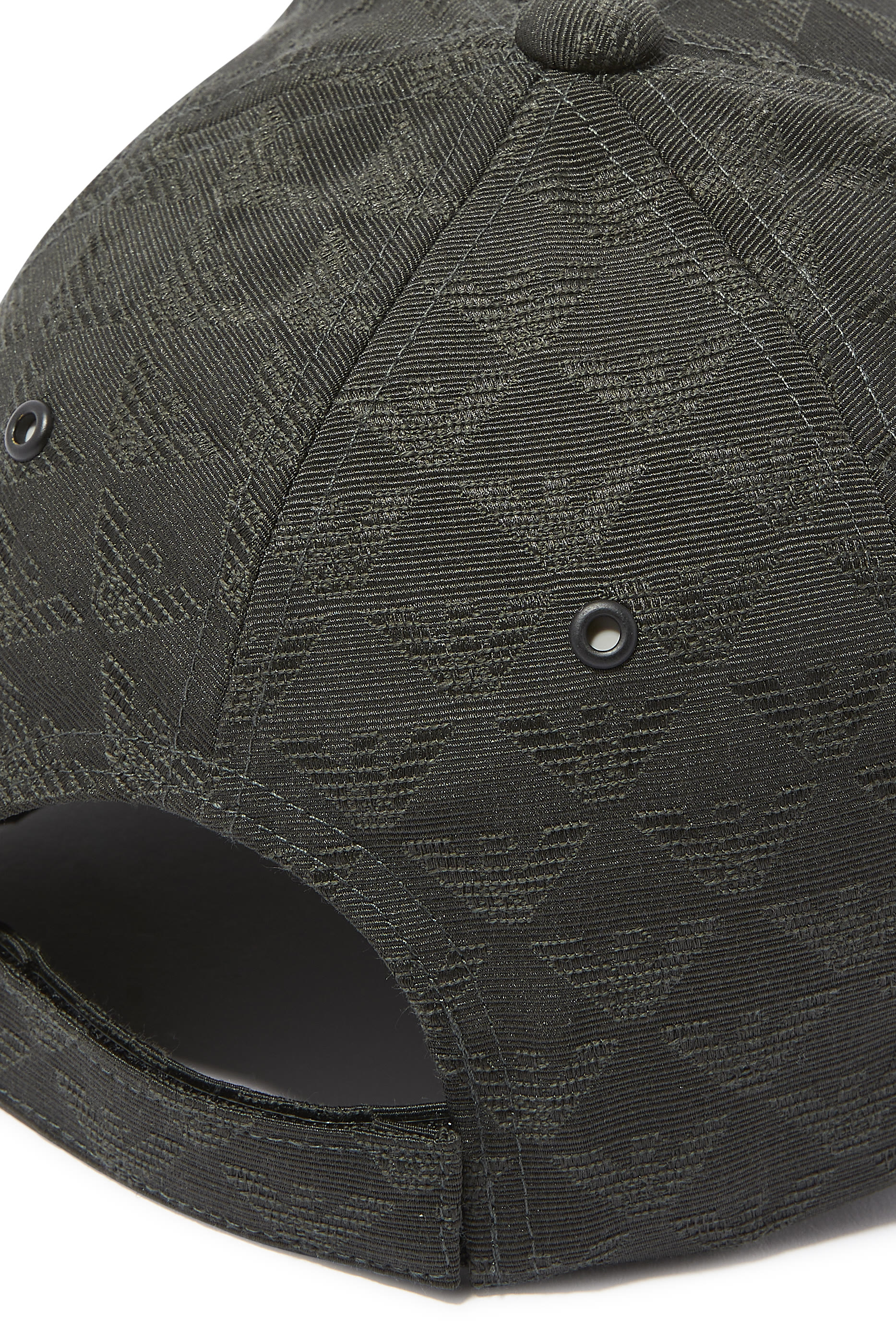 كاب بيسبول بشعار النسر