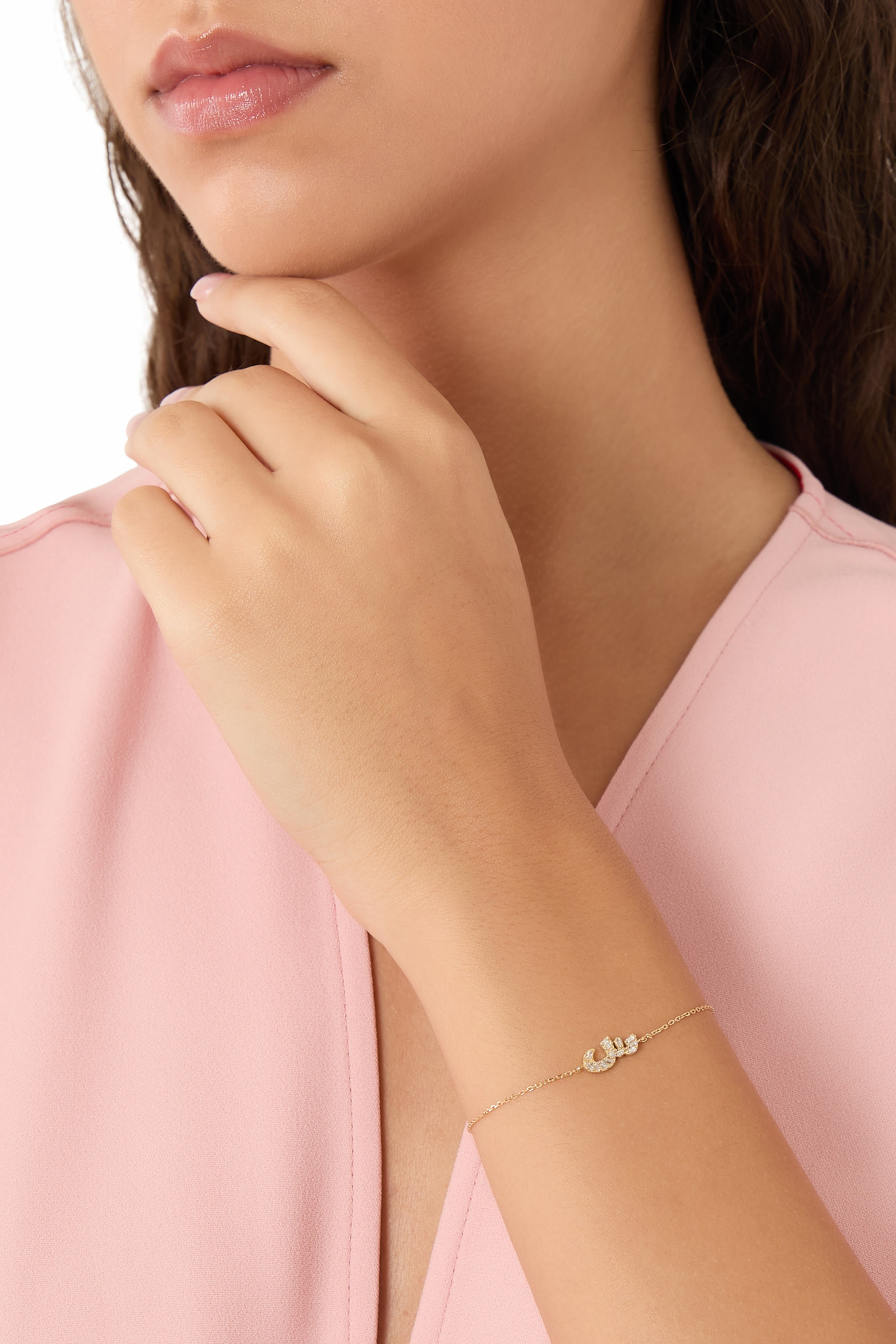 سوار أولا بحلية حرف عربي "س" مرصع بالماس ذهب أصفر عيار 18