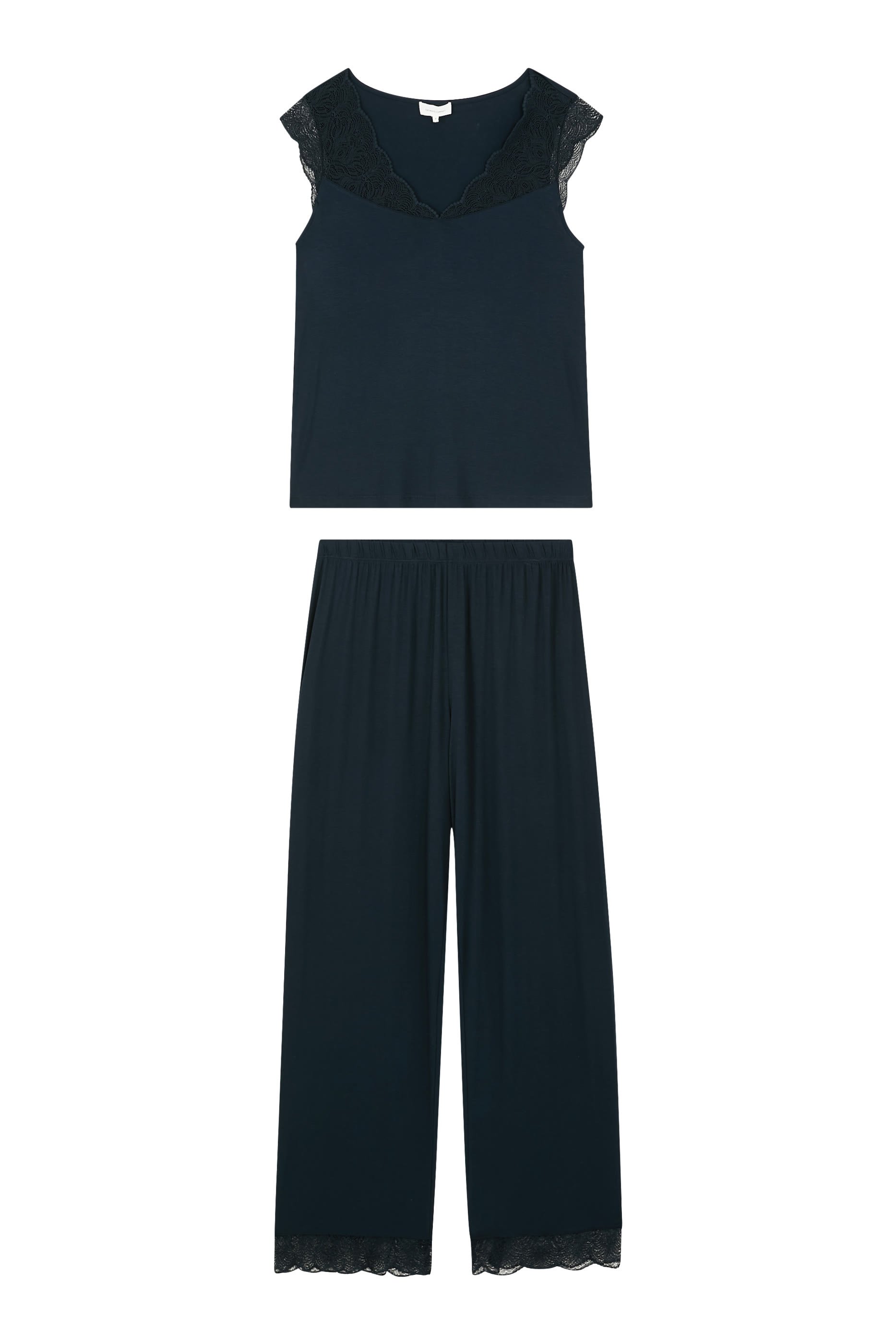 طقم بيجامة جيرسيه بتفاصيل دانتيل