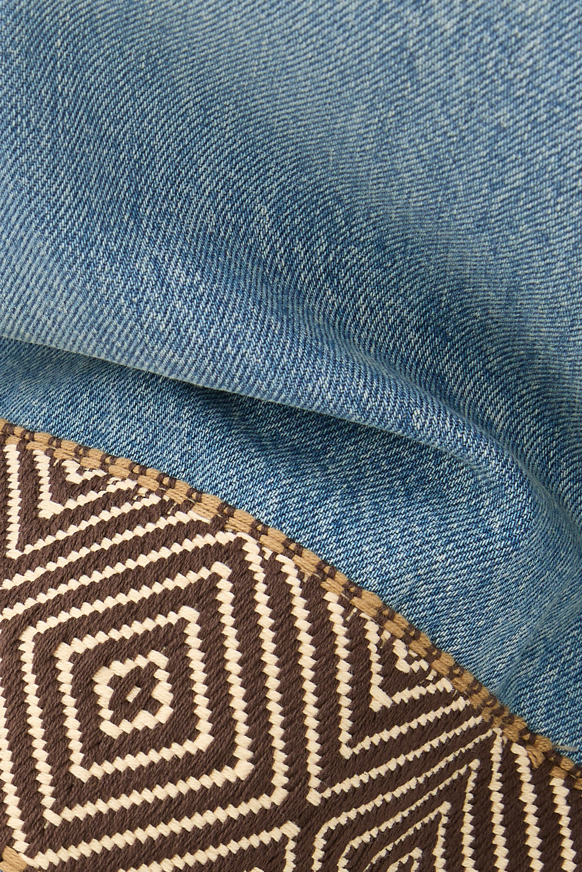 بنطال جينز بحافة جاكار