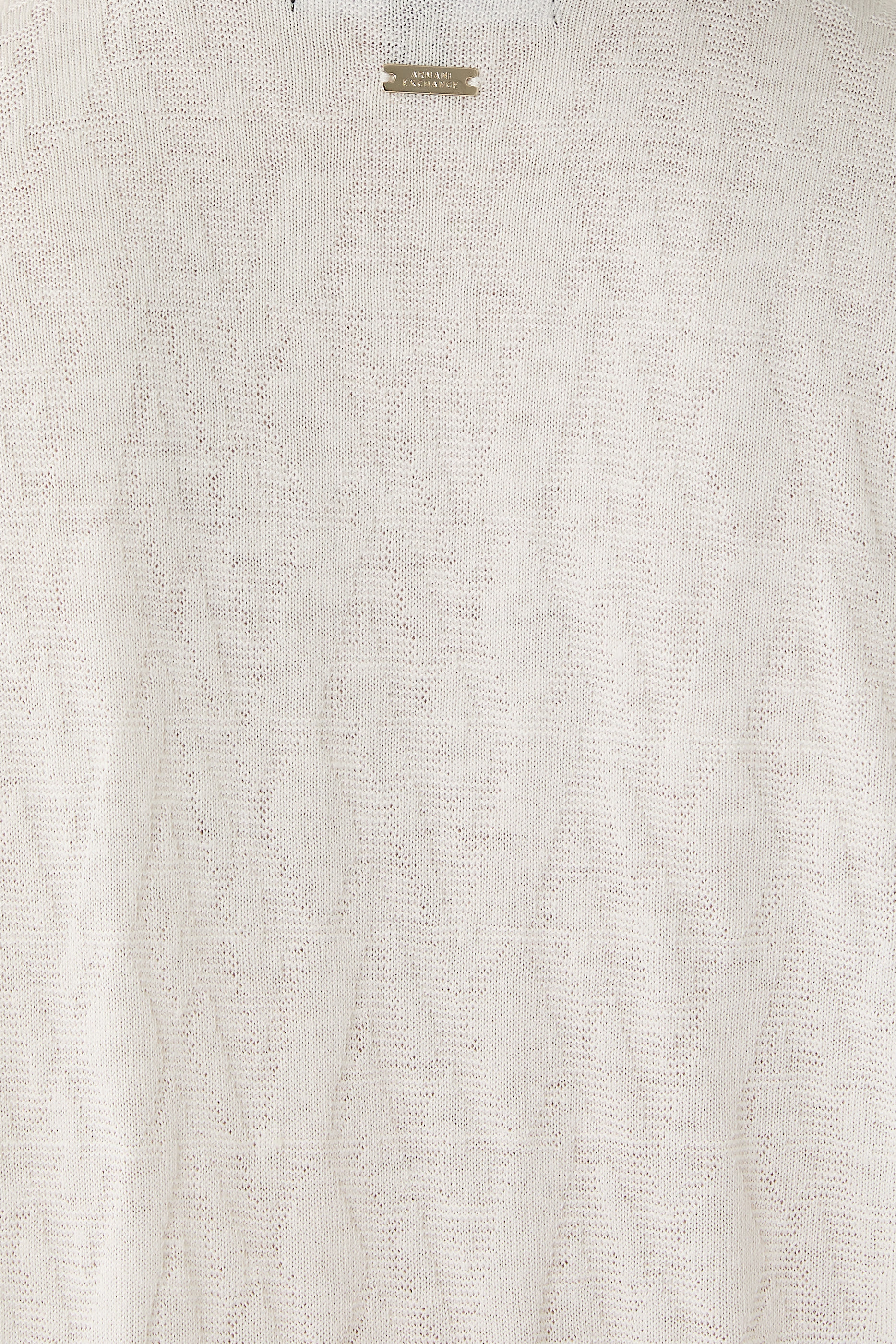 كارديجان بأزرار وحروف شعار الماركة