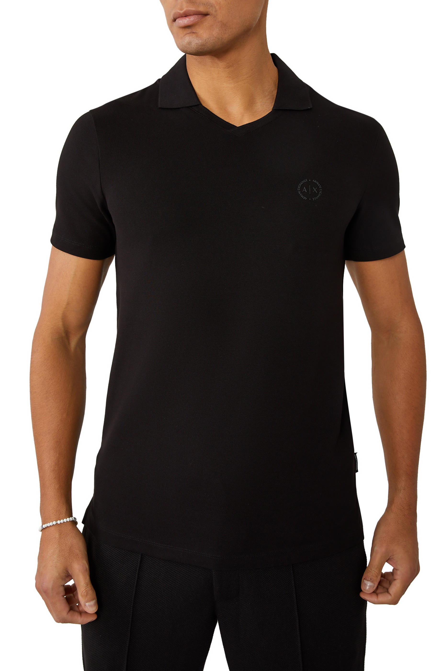 قميص بولو بياقة عريضة