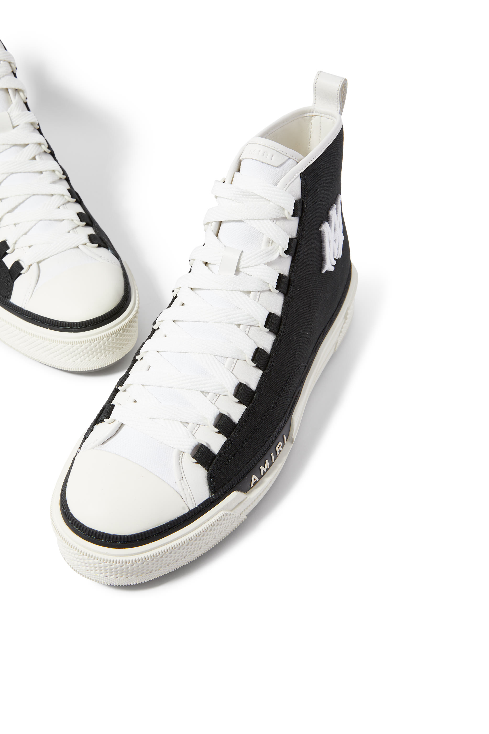 سنيكرز ام ايه كورت هاي